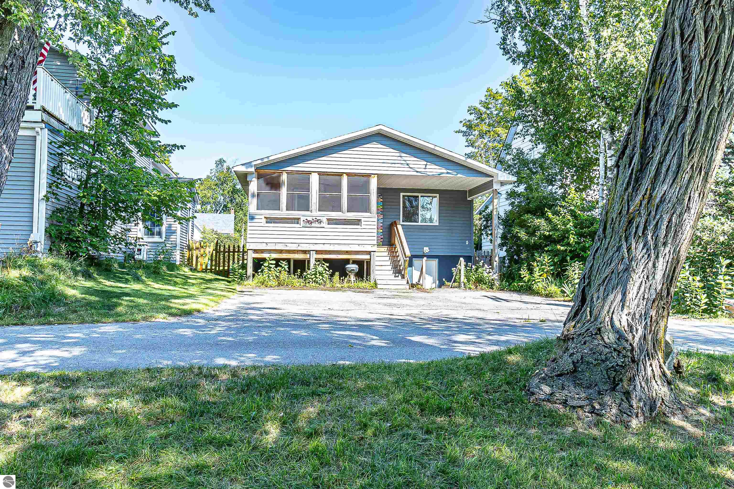 131 S Benzie Boulevard