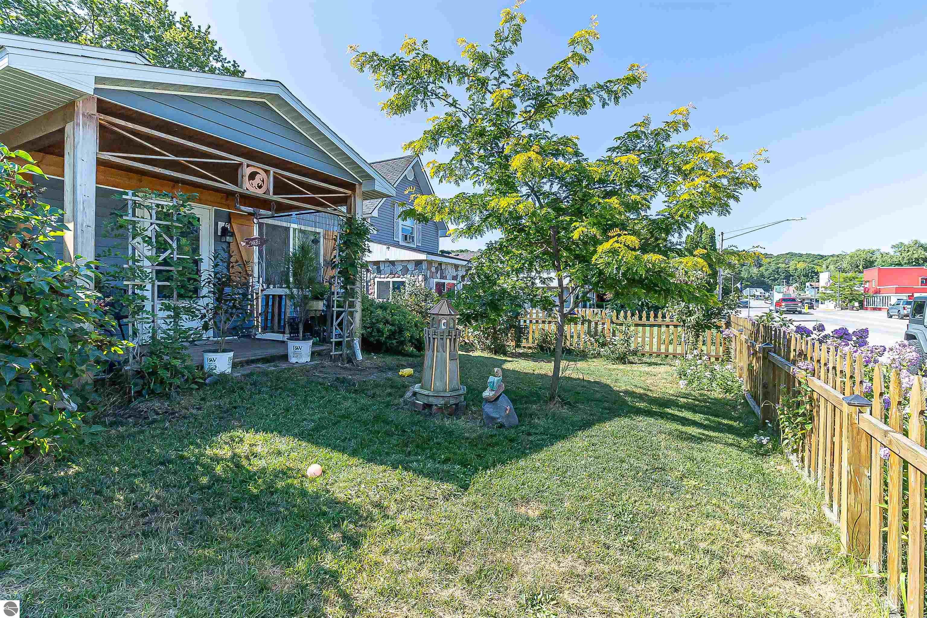 131 S Benzie Boulevard