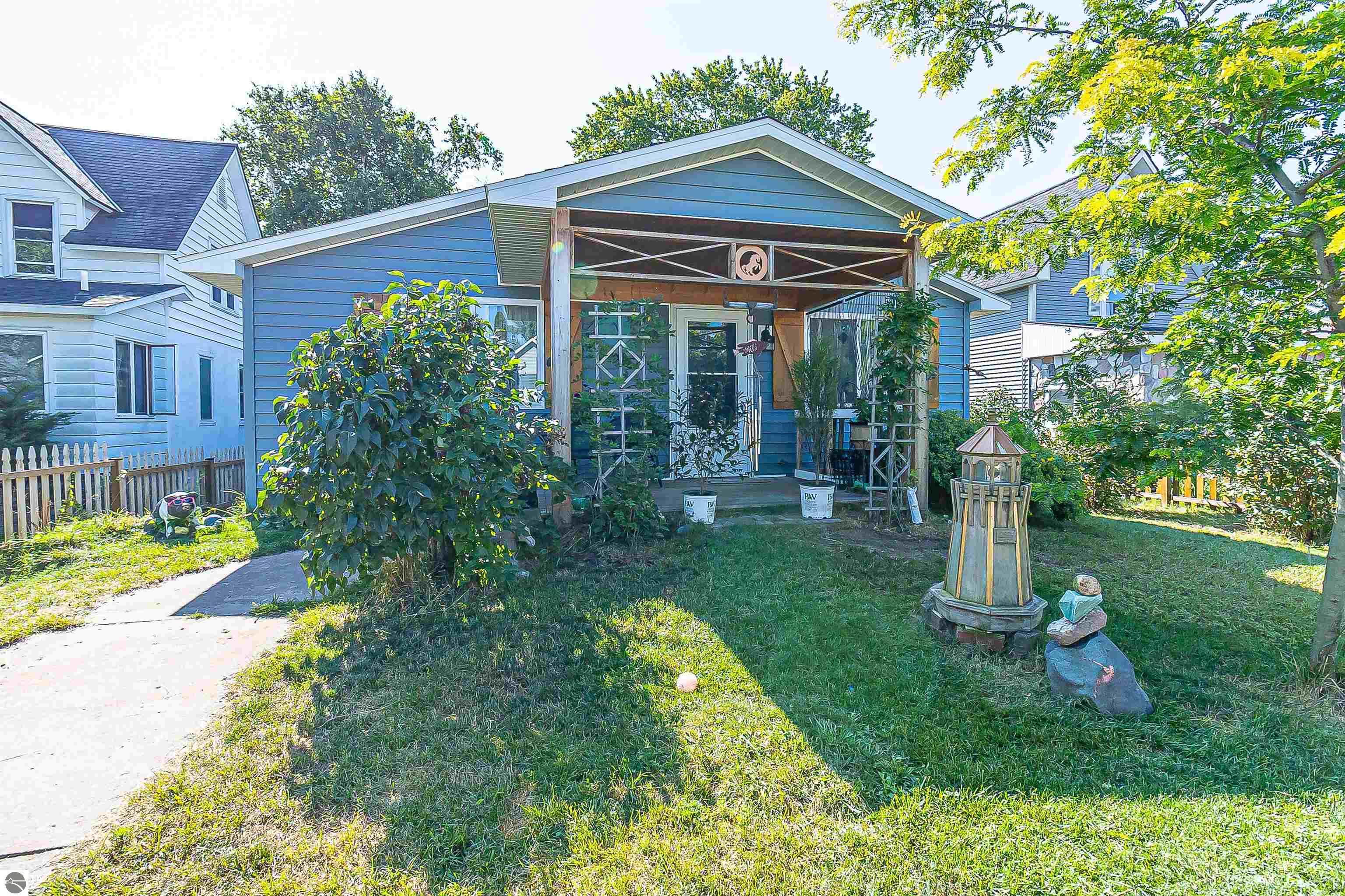 131 S Benzie Boulevard