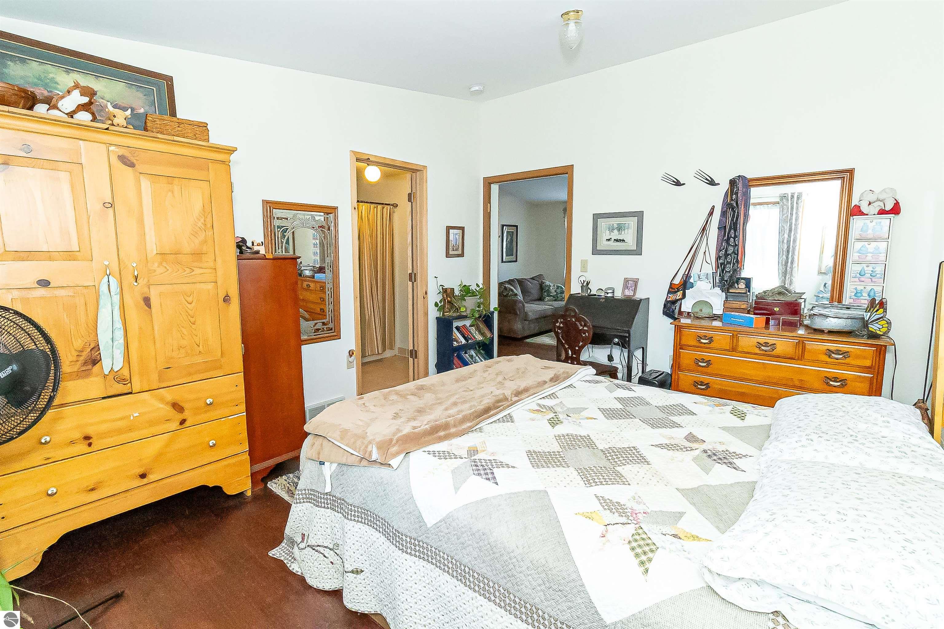 131 S Benzie Boulevard