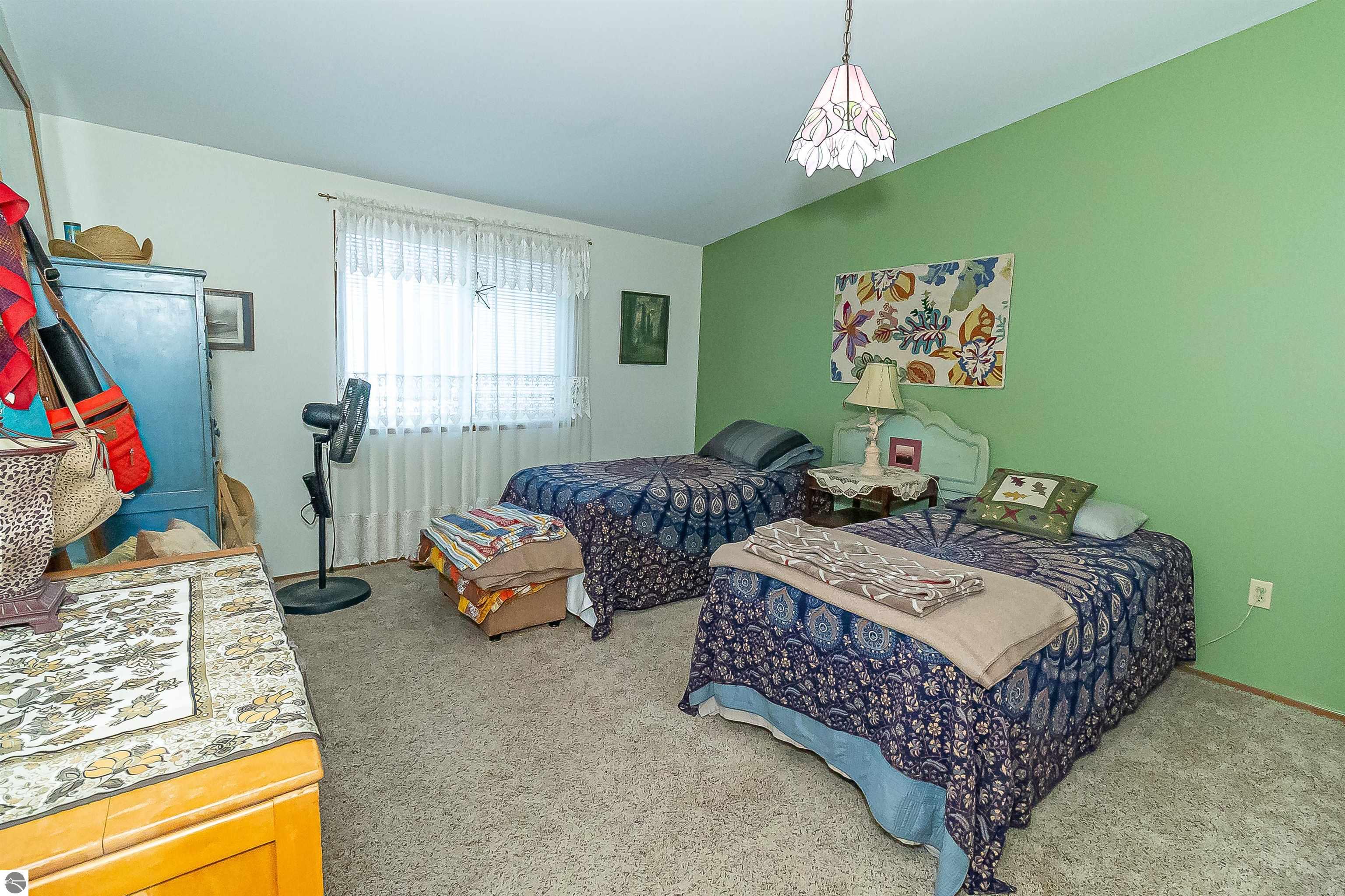 131 S Benzie Boulevard