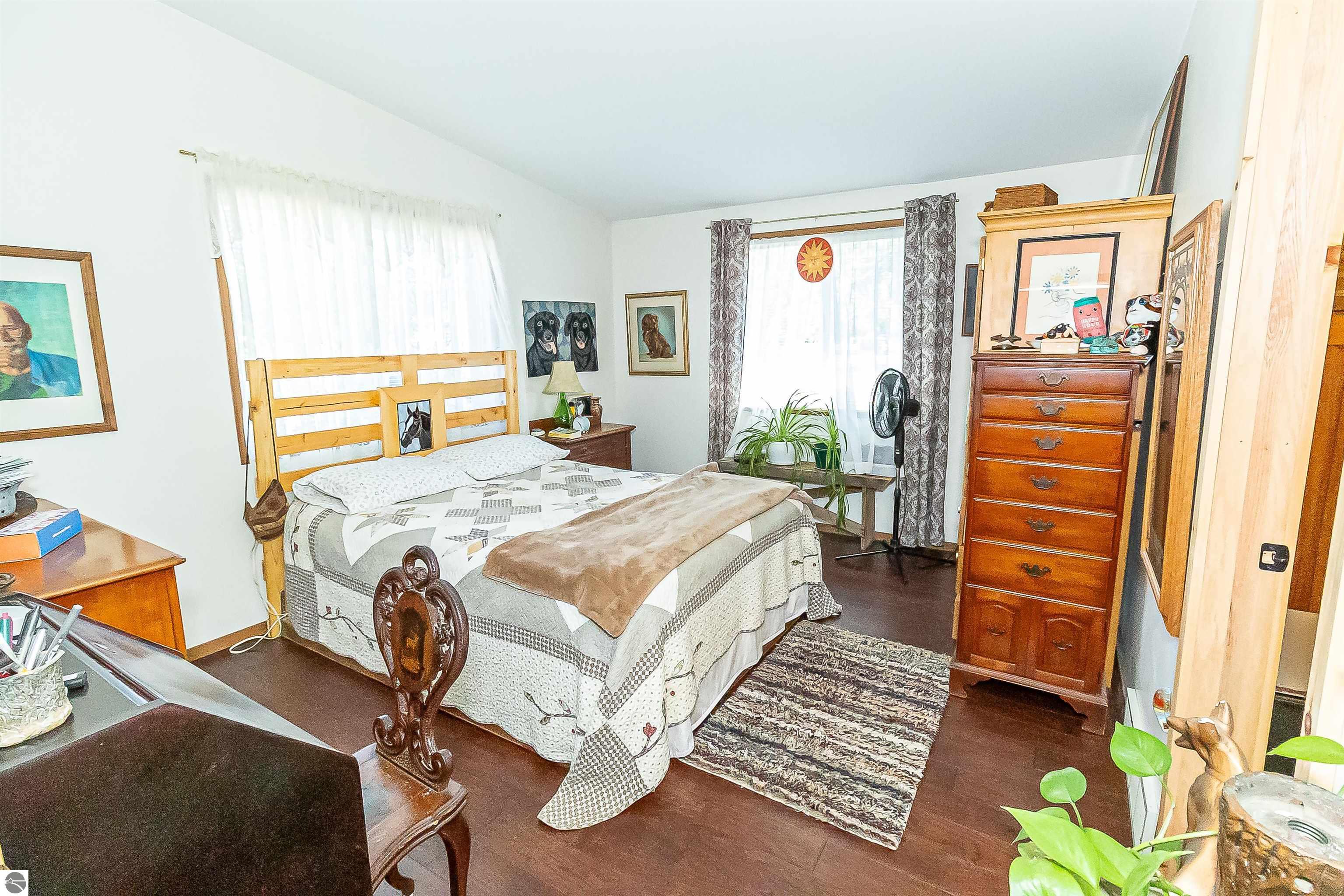 131 S Benzie Boulevard
