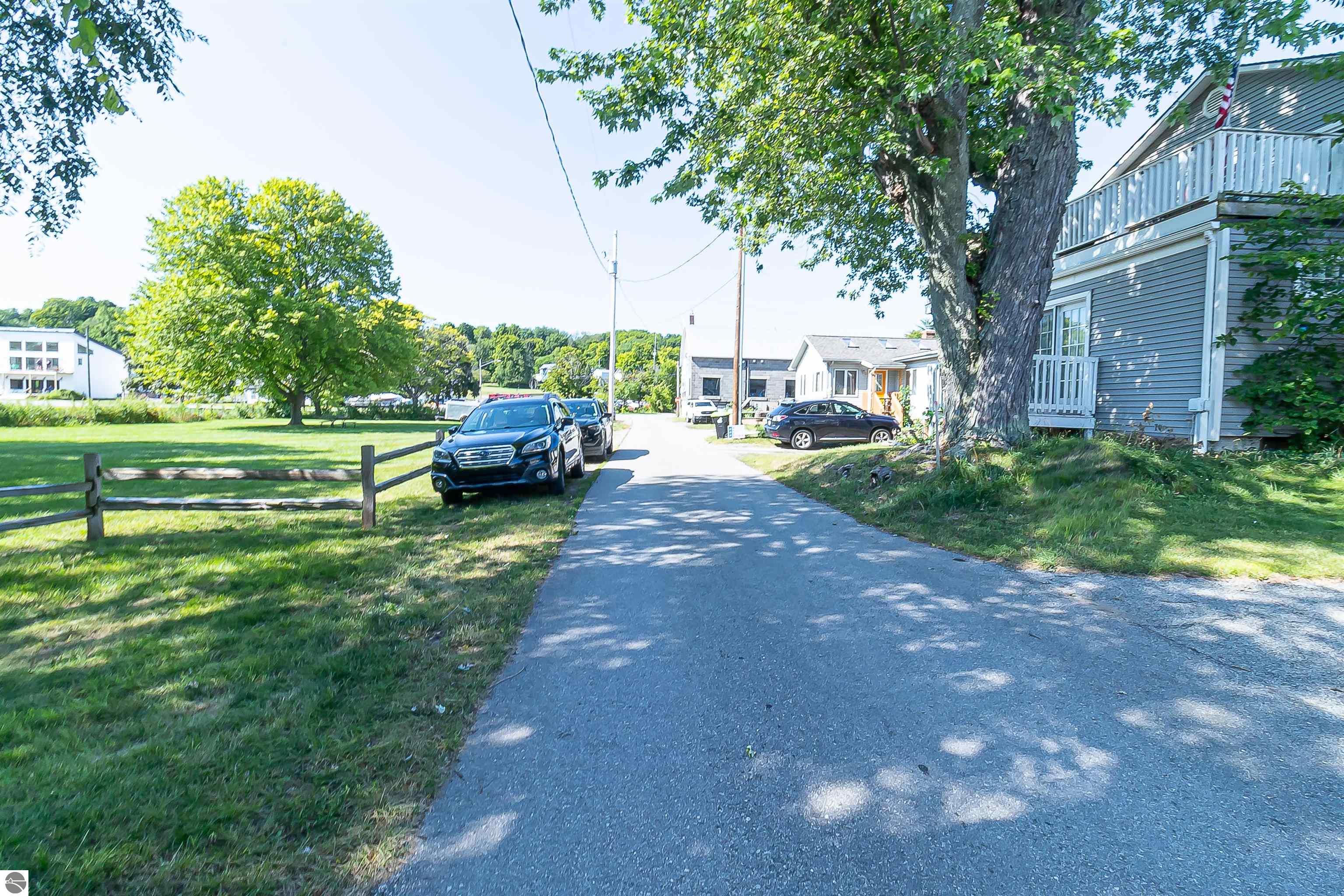 131 S Benzie Boulevard