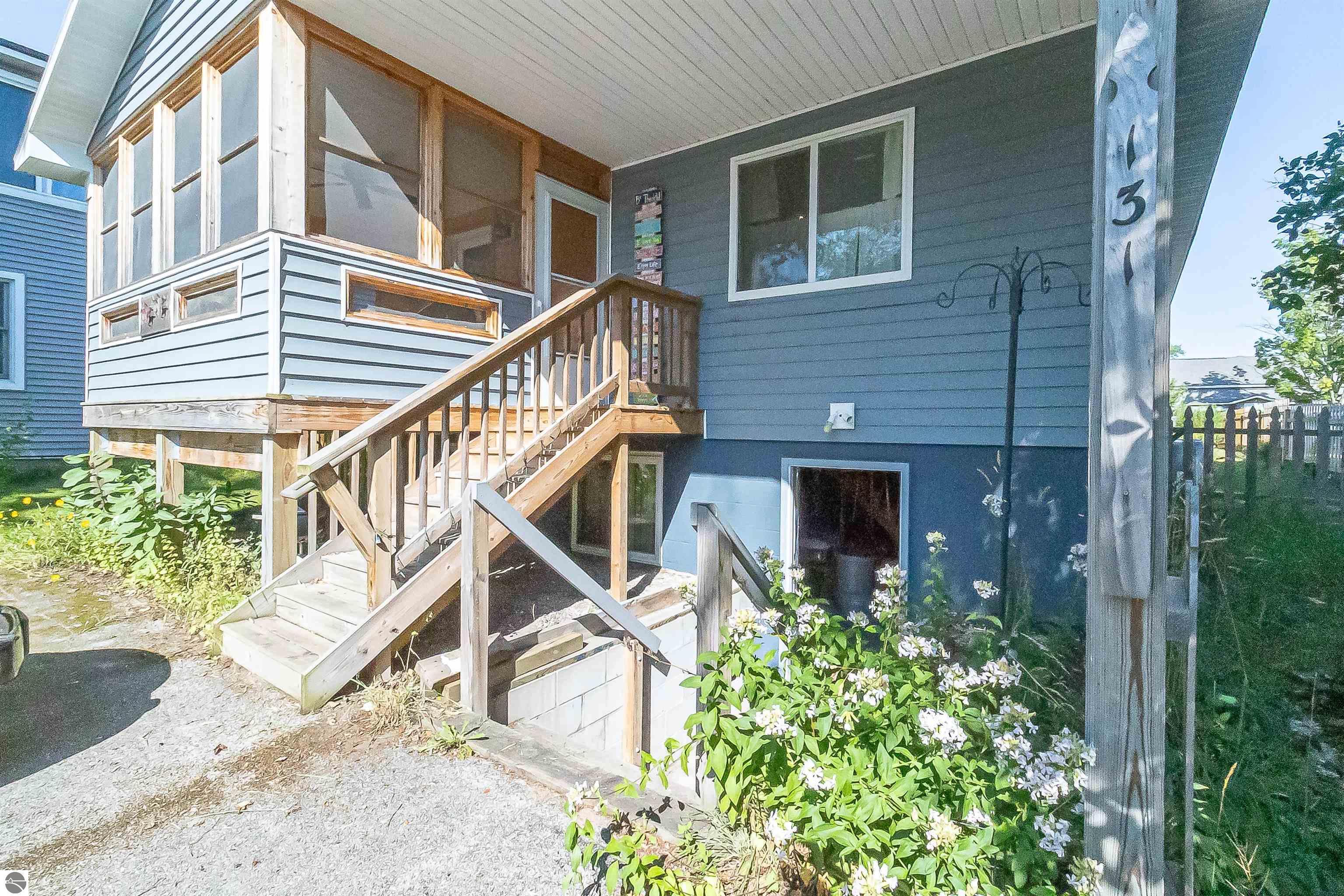 131 S Benzie Boulevard