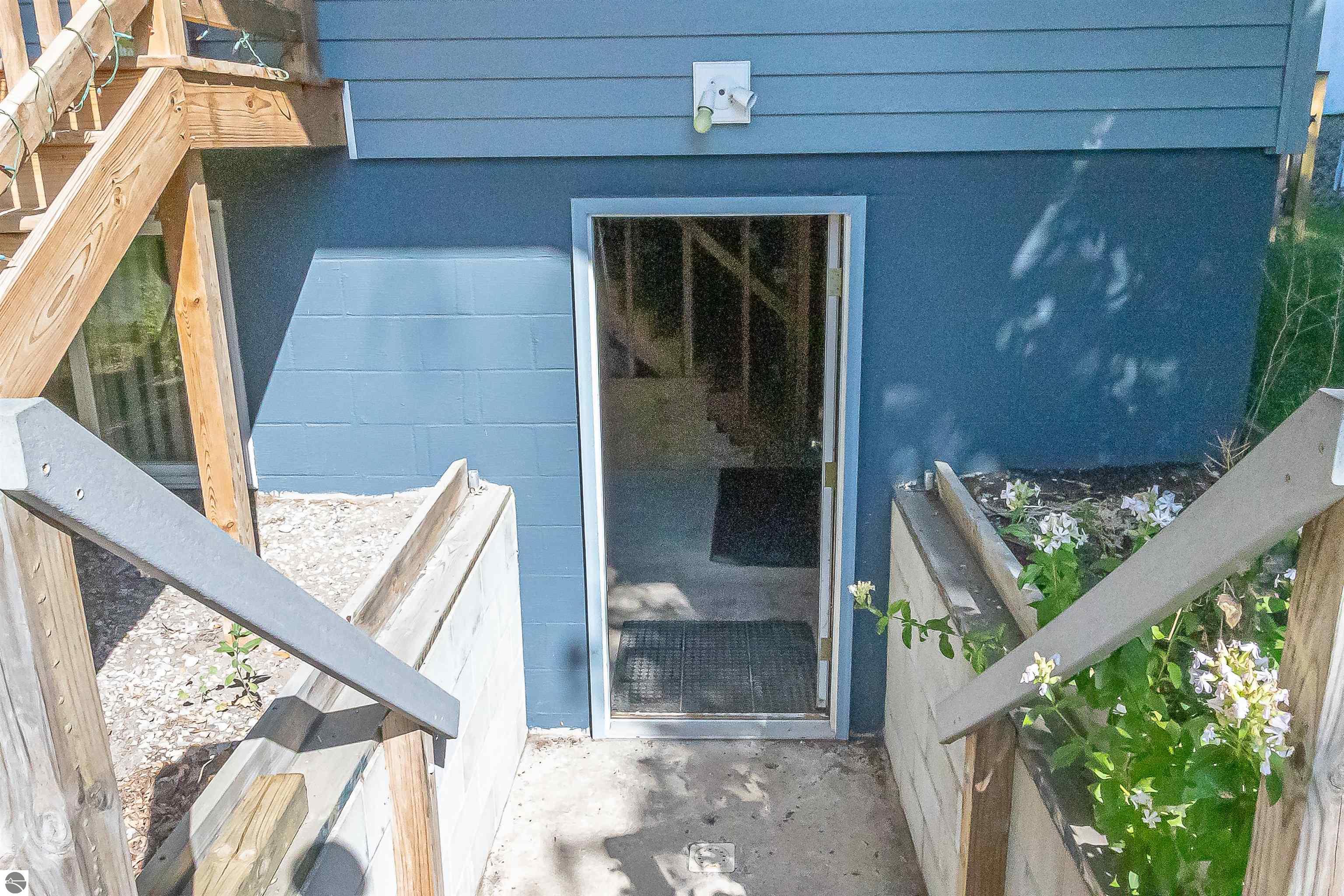 131 S Benzie Boulevard