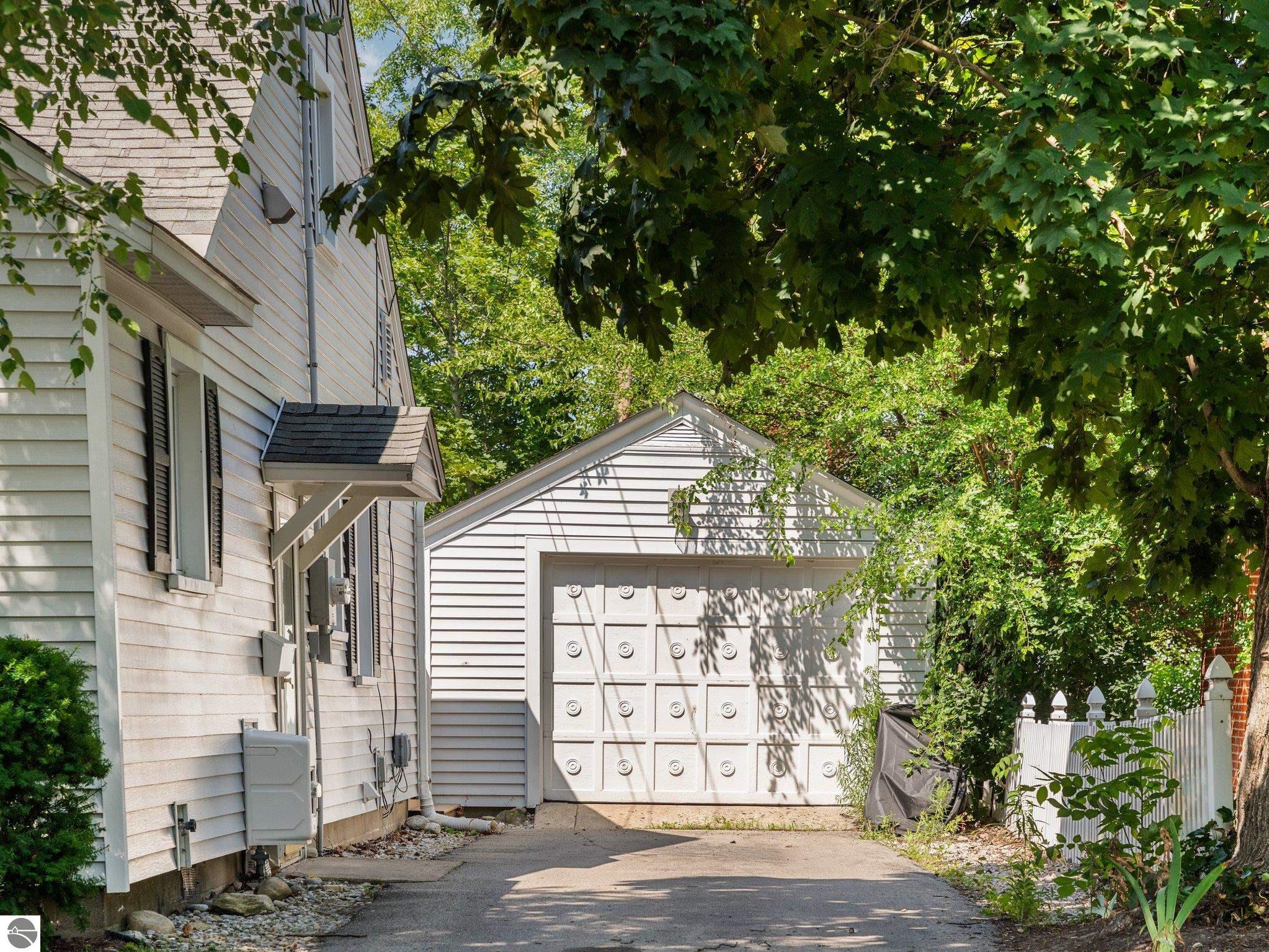 230 S Elmwood Avenue
