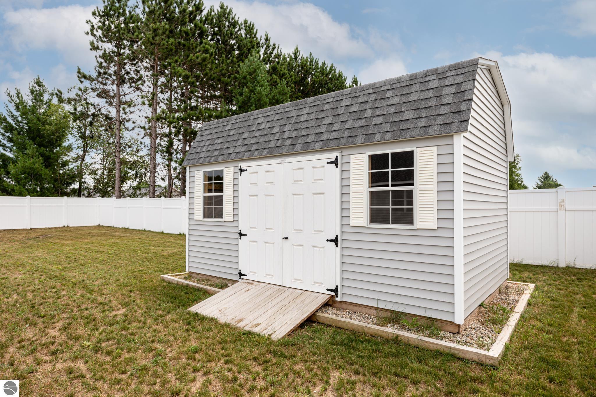 4965 Meadowlark Lane