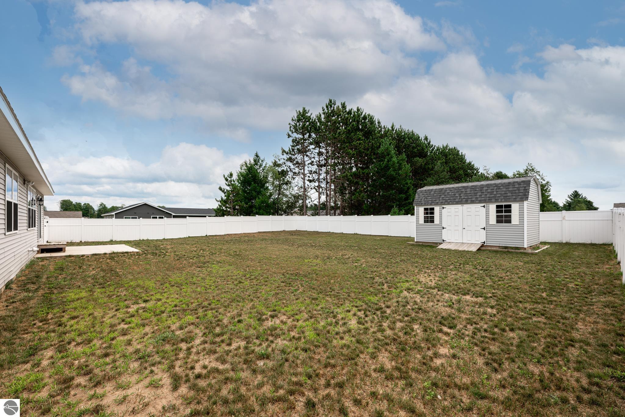 4965 Meadowlark Lane