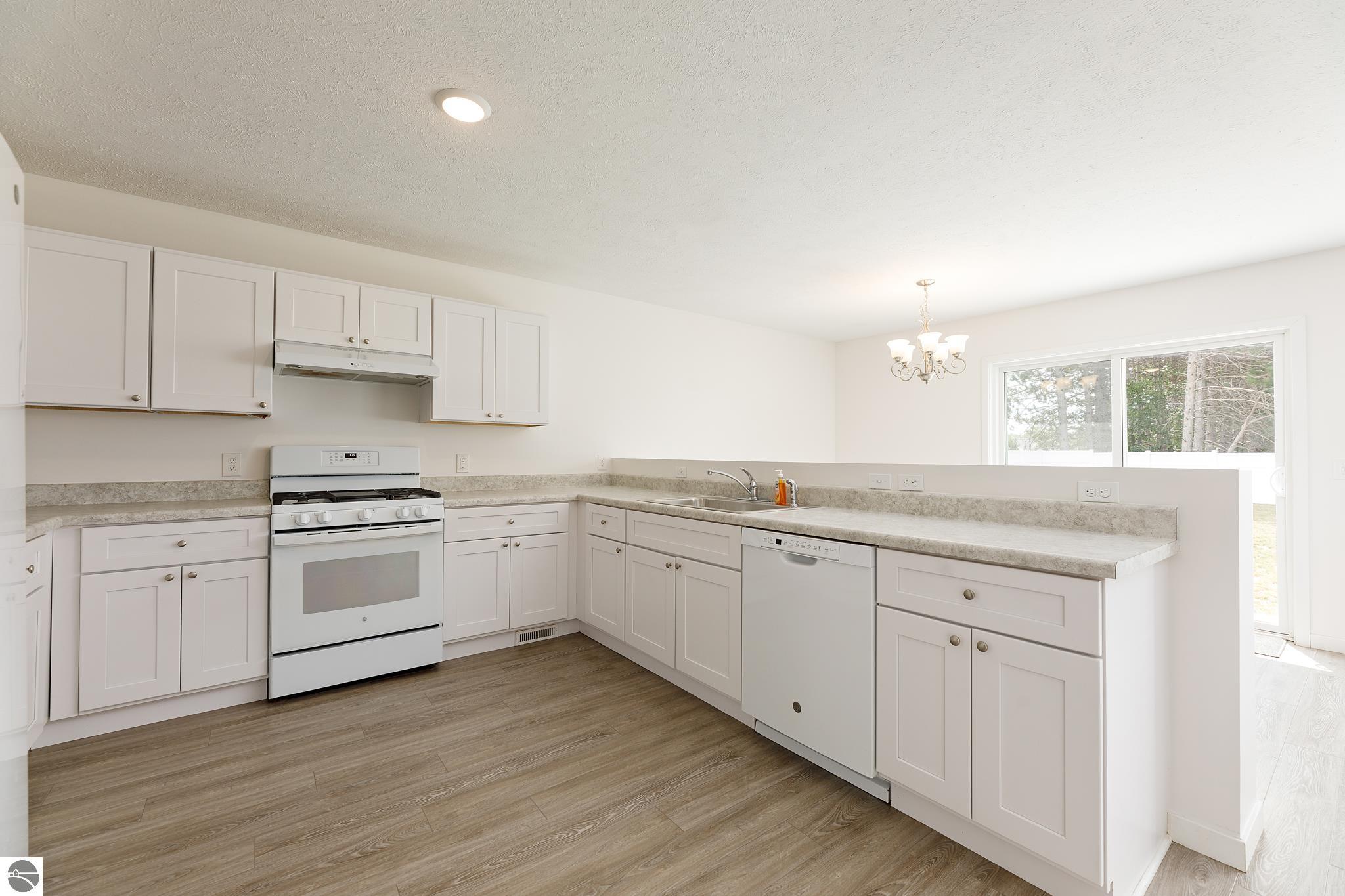 4965 Meadowlark Lane