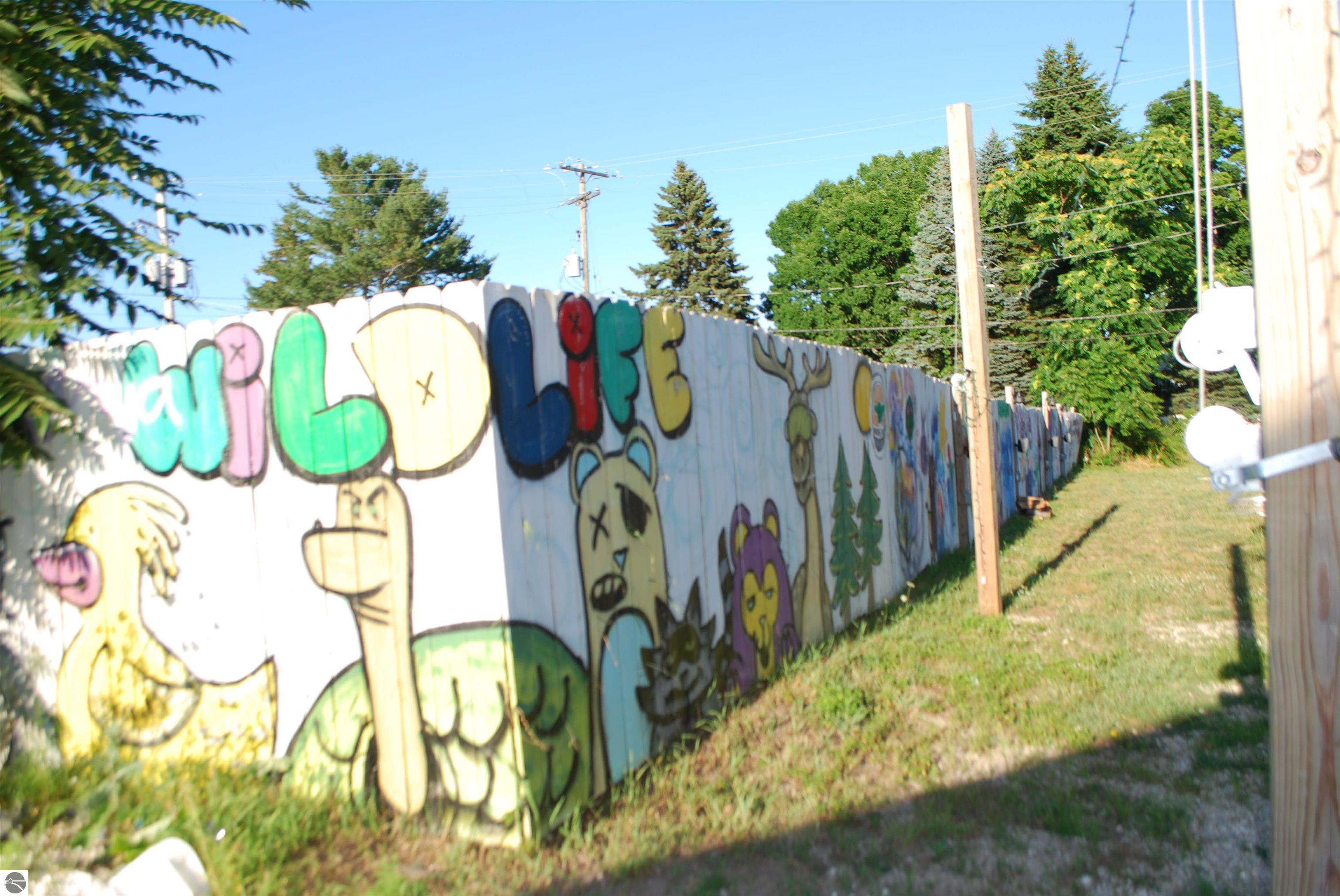 115 S Waukazoo