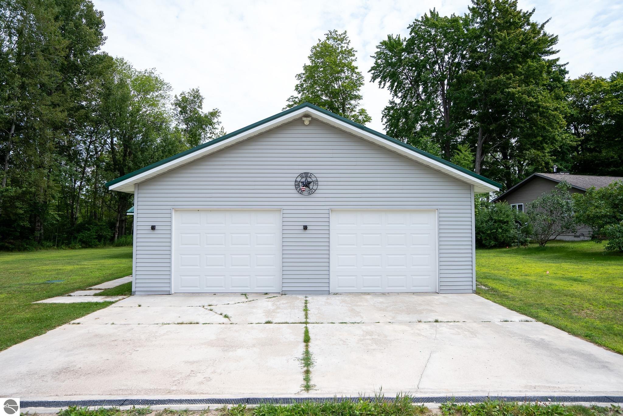 4166 N Shore Drive