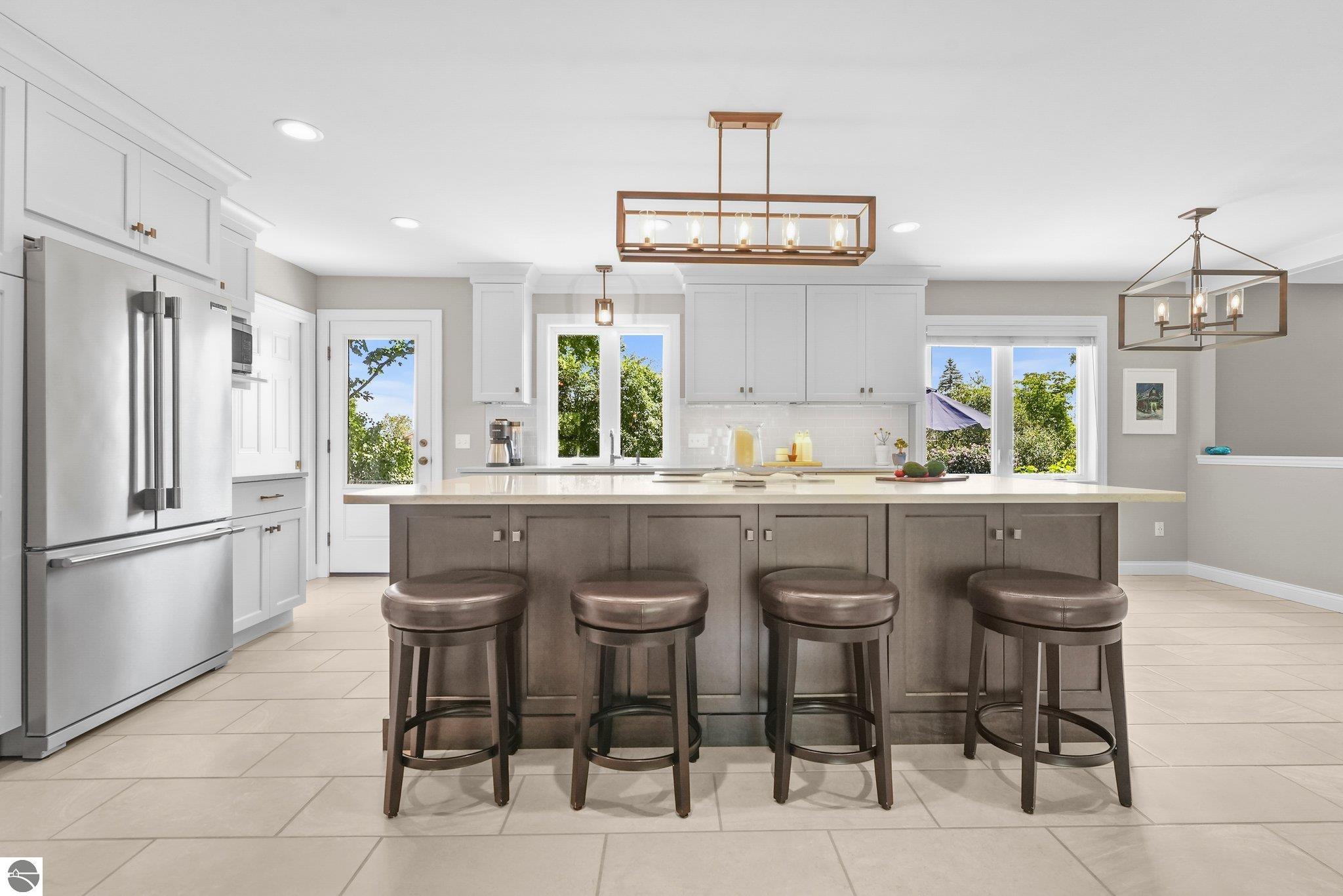 8860 Horizon Drive