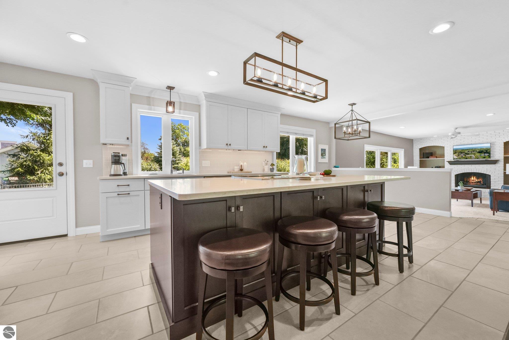 8860 Horizon Drive