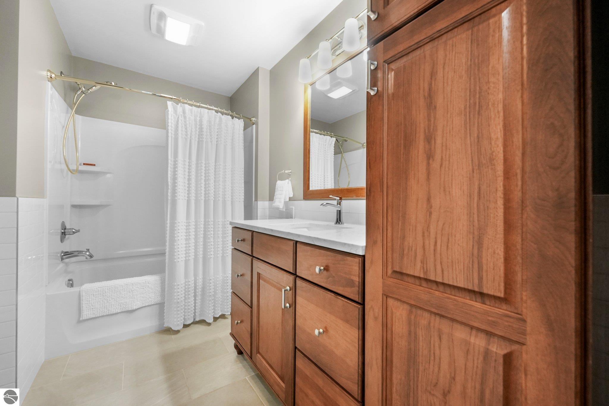 8860 Horizon Drive