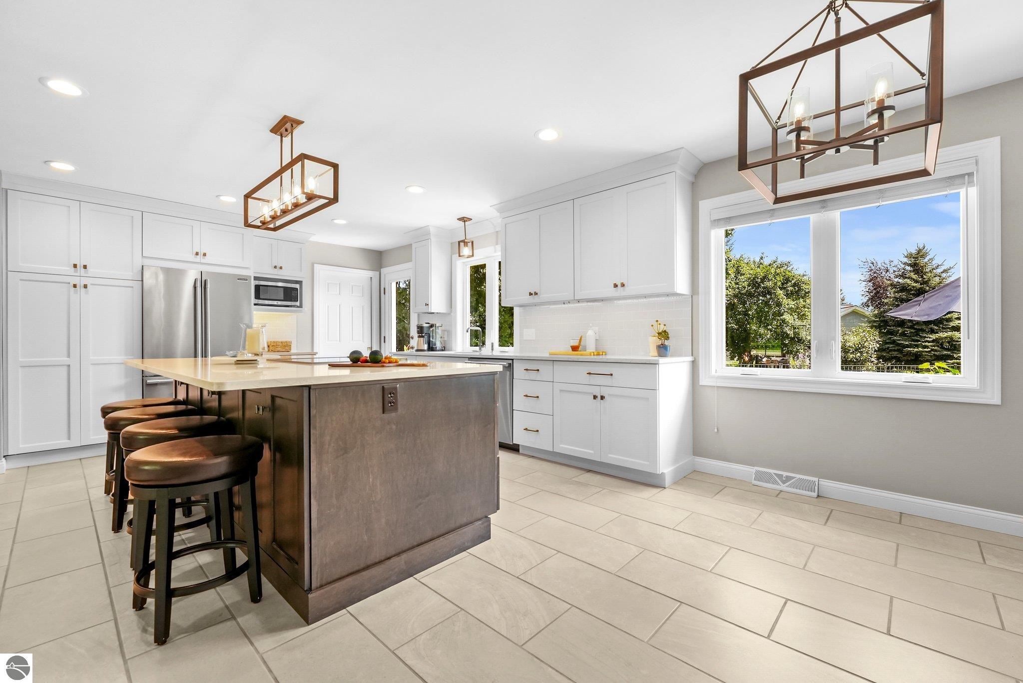8860 Horizon Drive