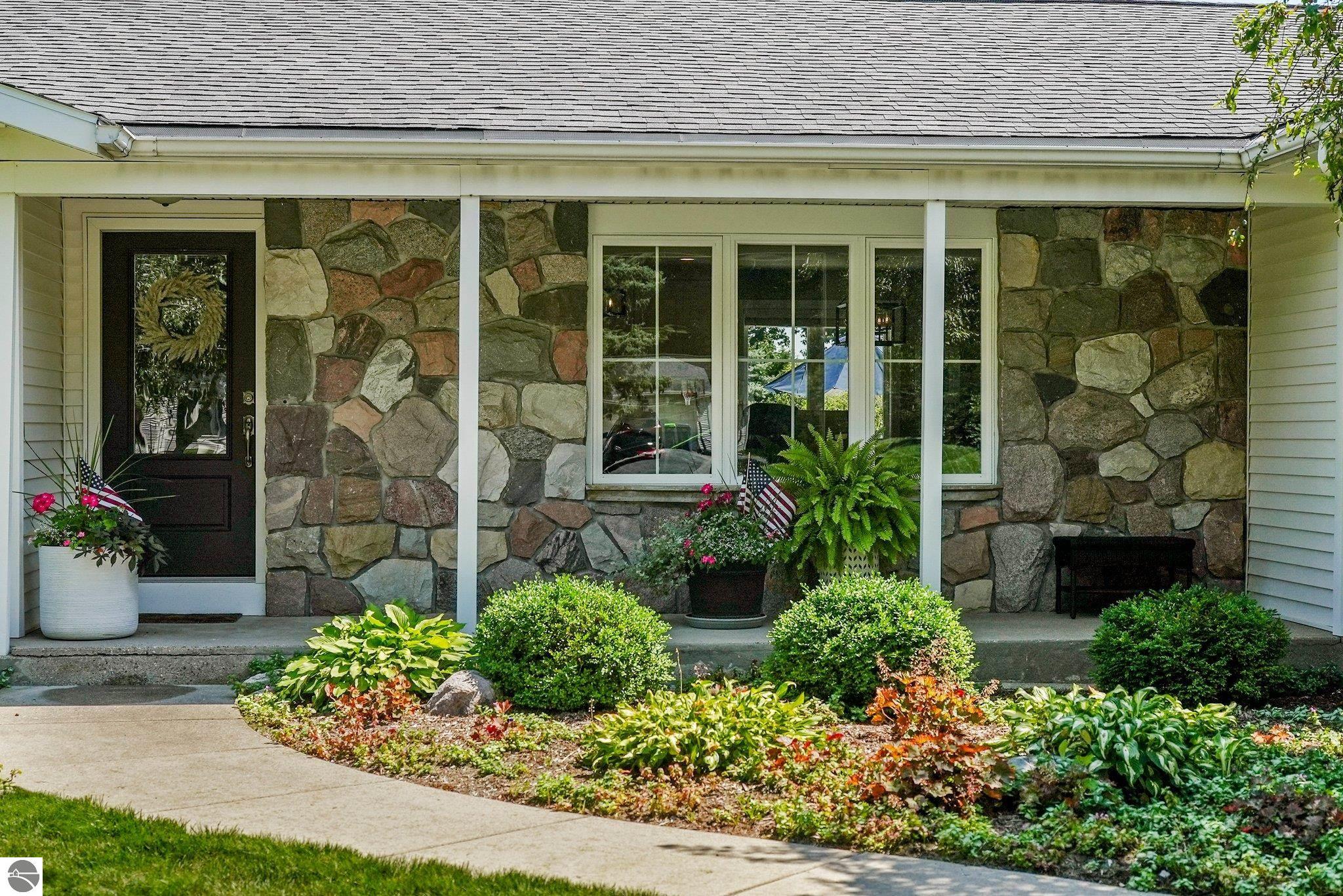 8860 Horizon Drive