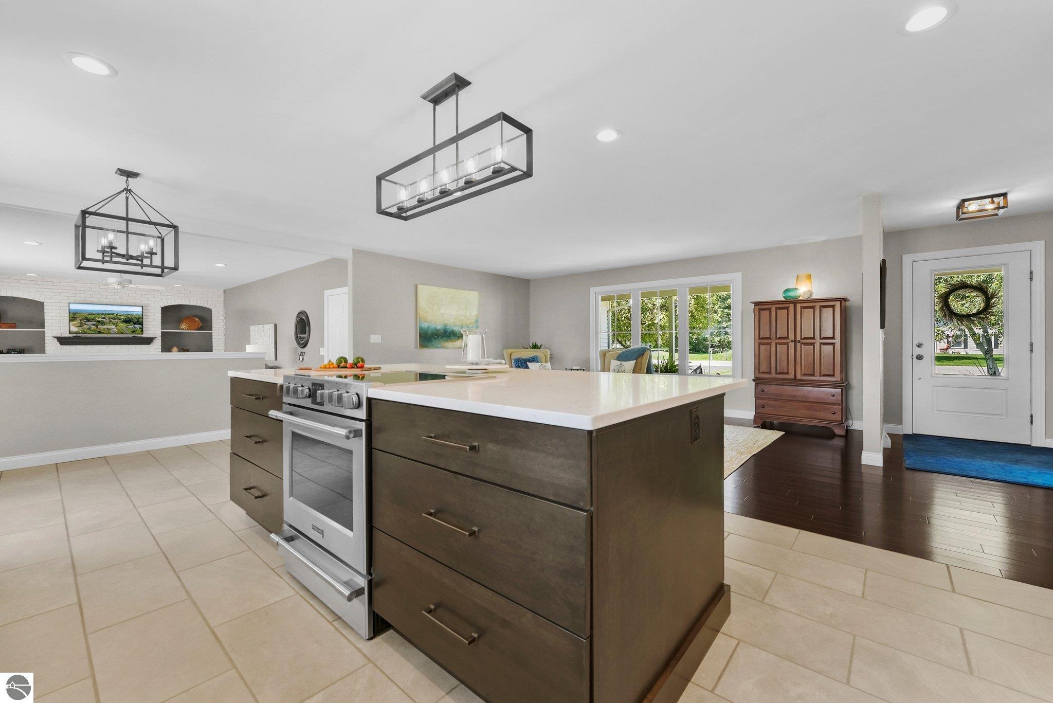 8860 Horizon Drive