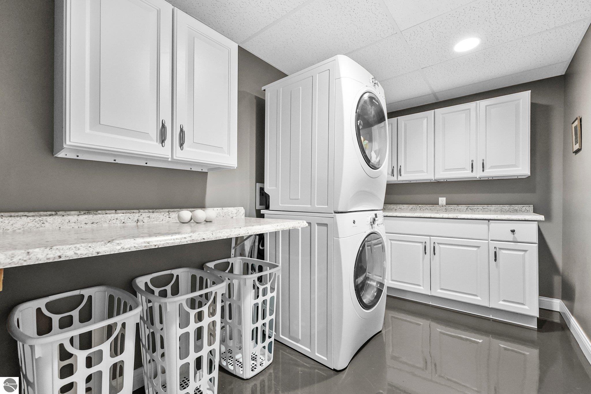 8860 Horizon Drive