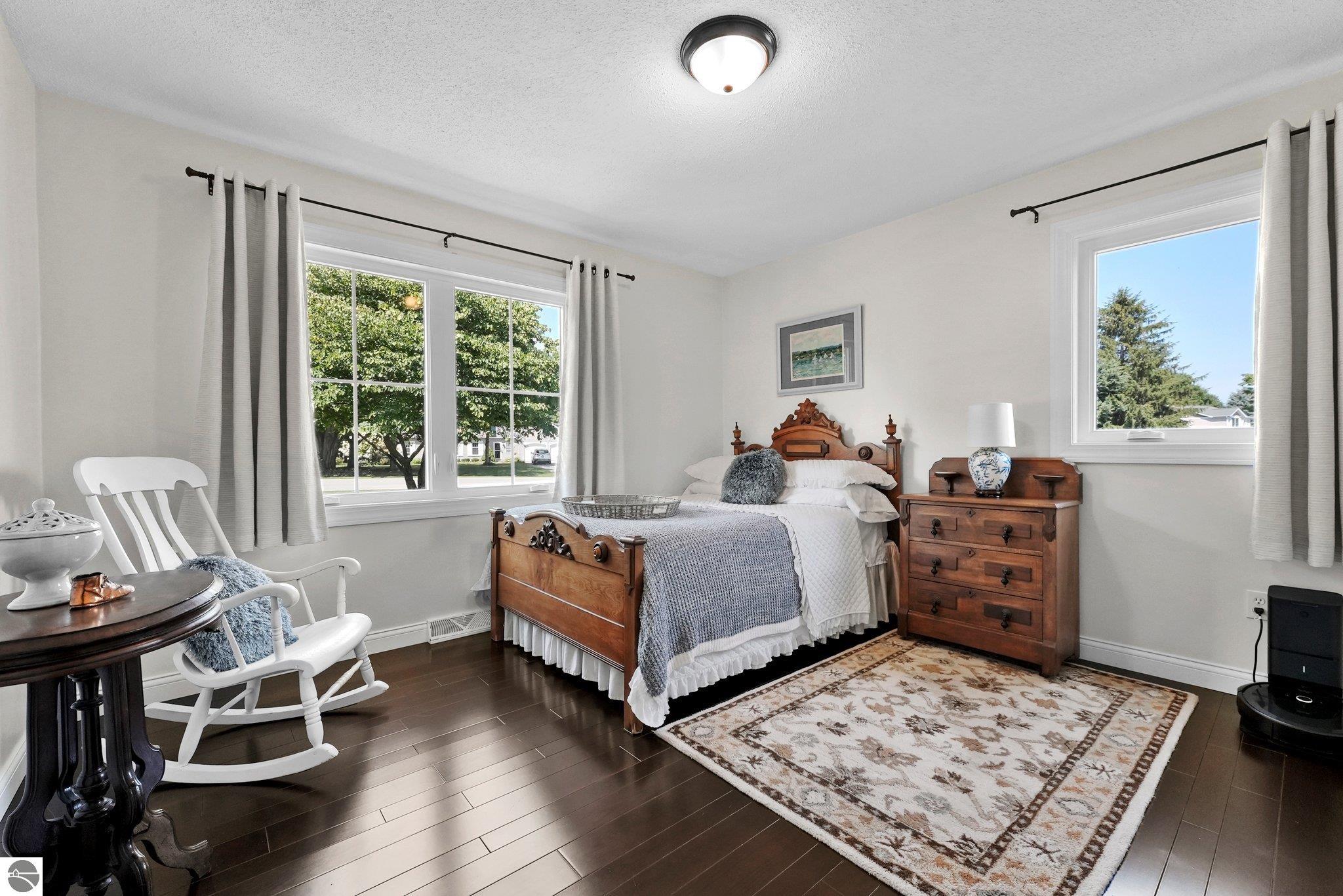 8860 Horizon Drive