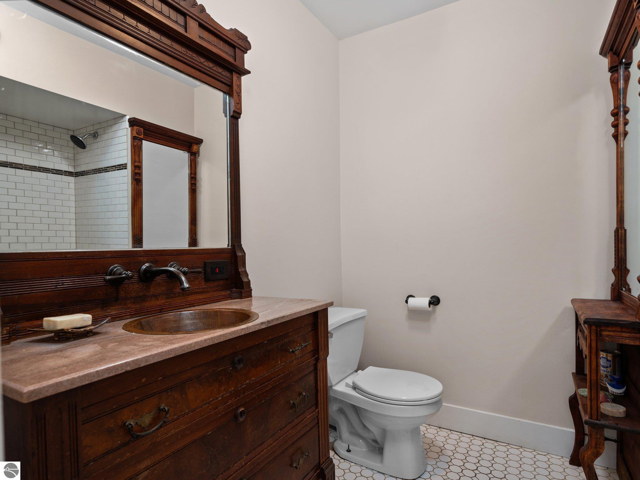 119 N Madison