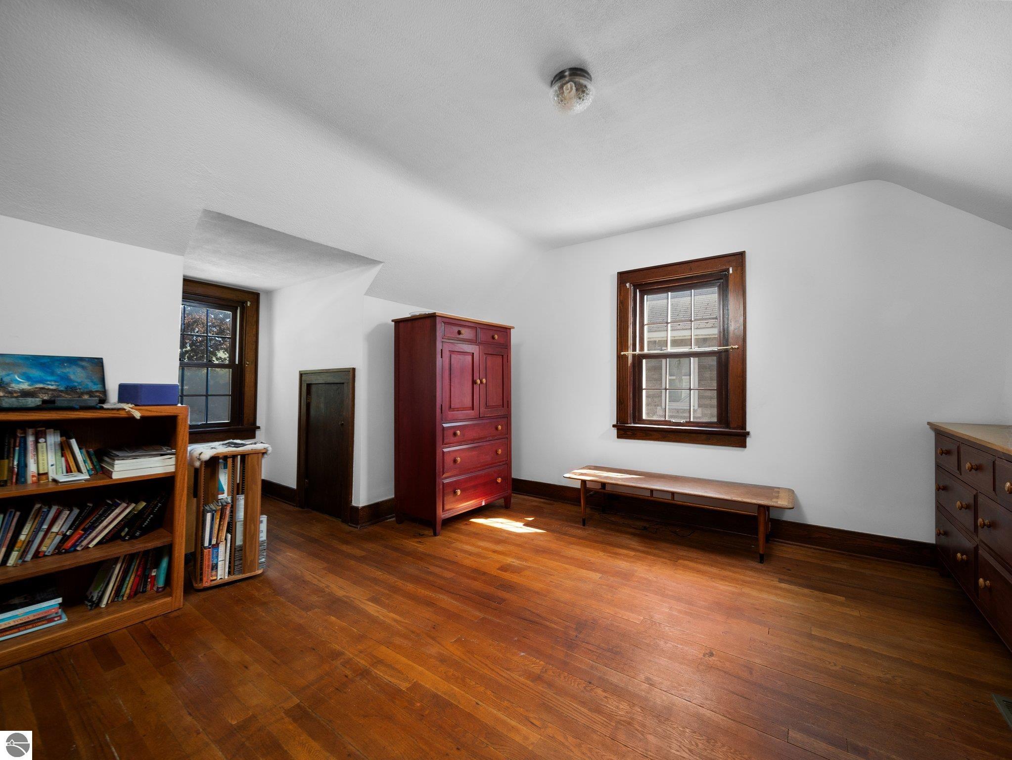 119 N Madison
