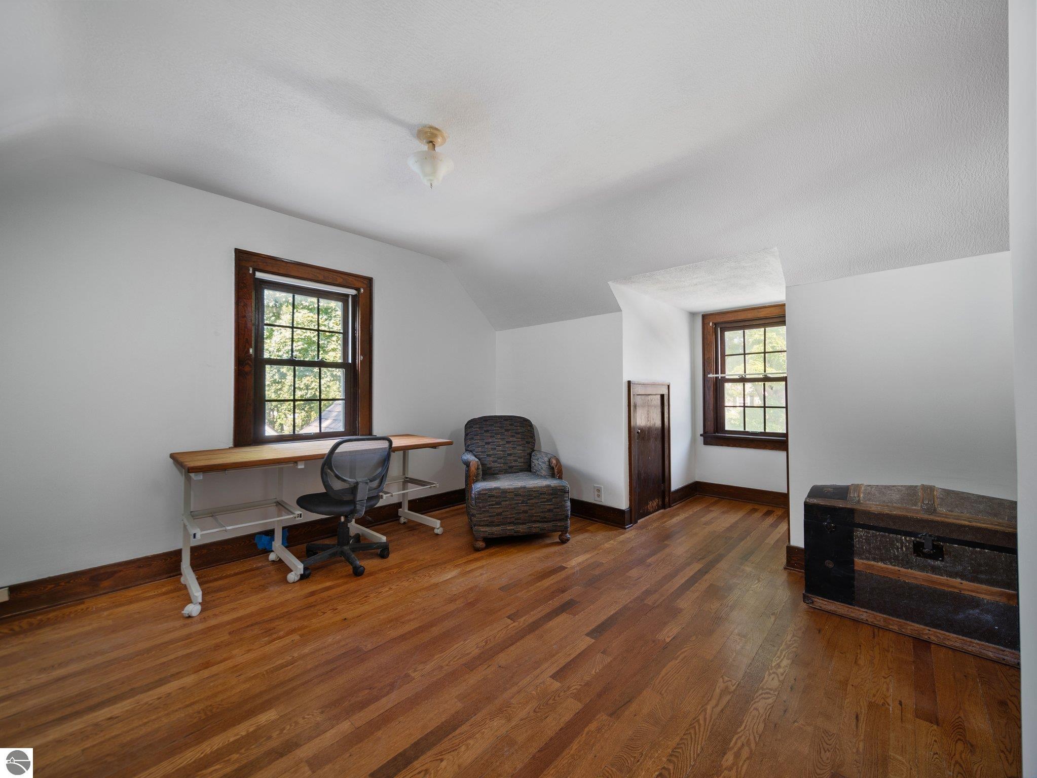 119 N Madison