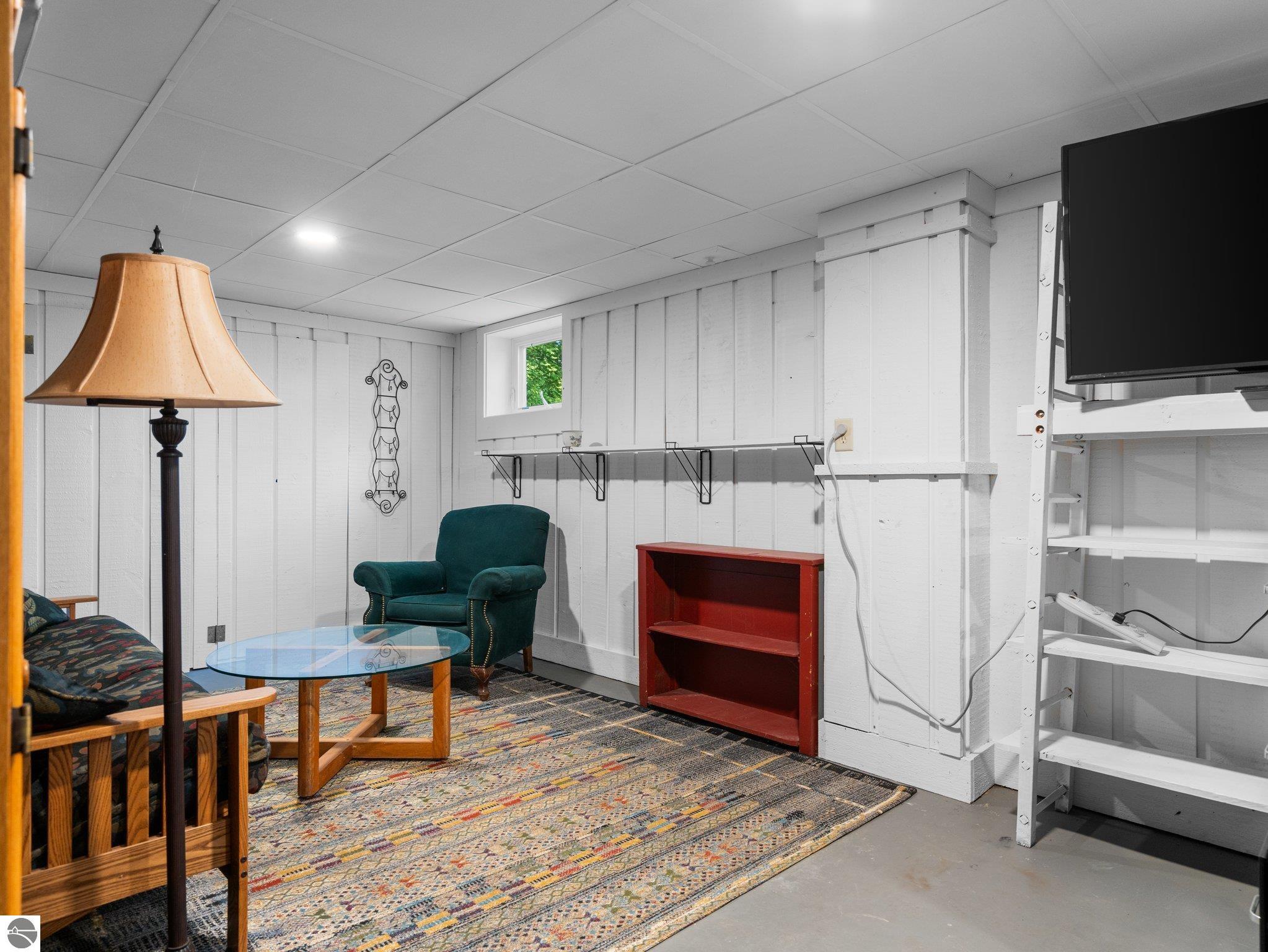 119 N Madison