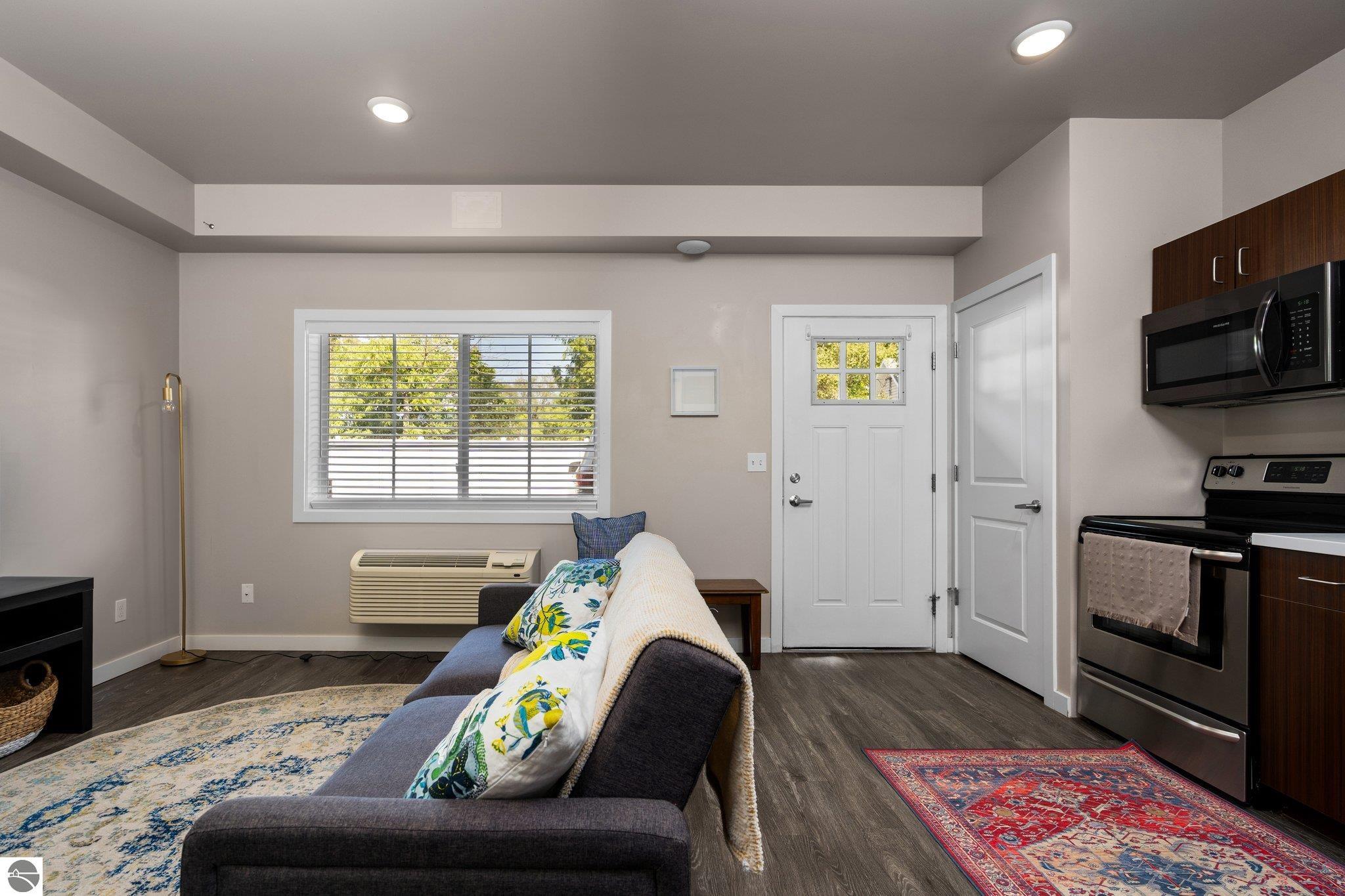 619 E Eighth Street # 5