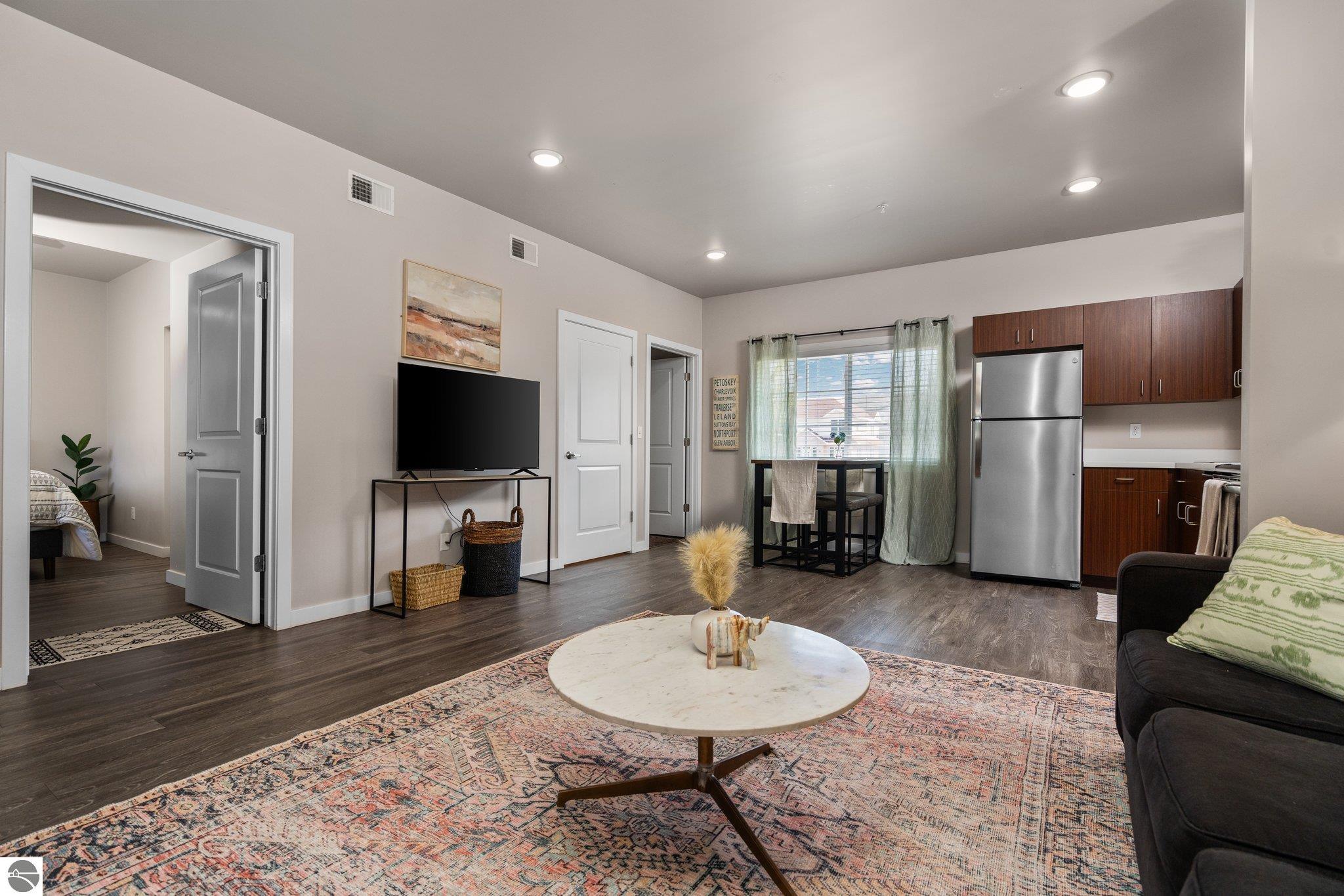 619 E Eighth Street # 1
