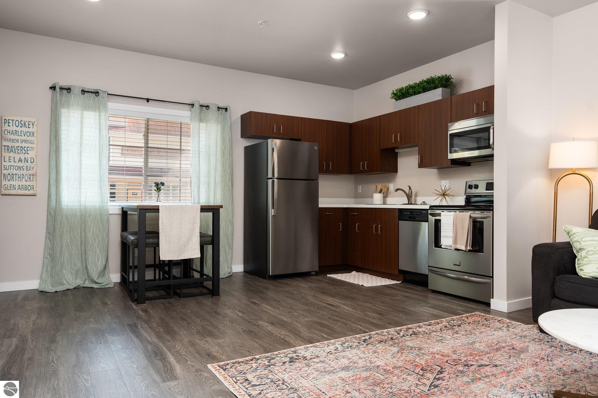 619 E Eighth Street # 1