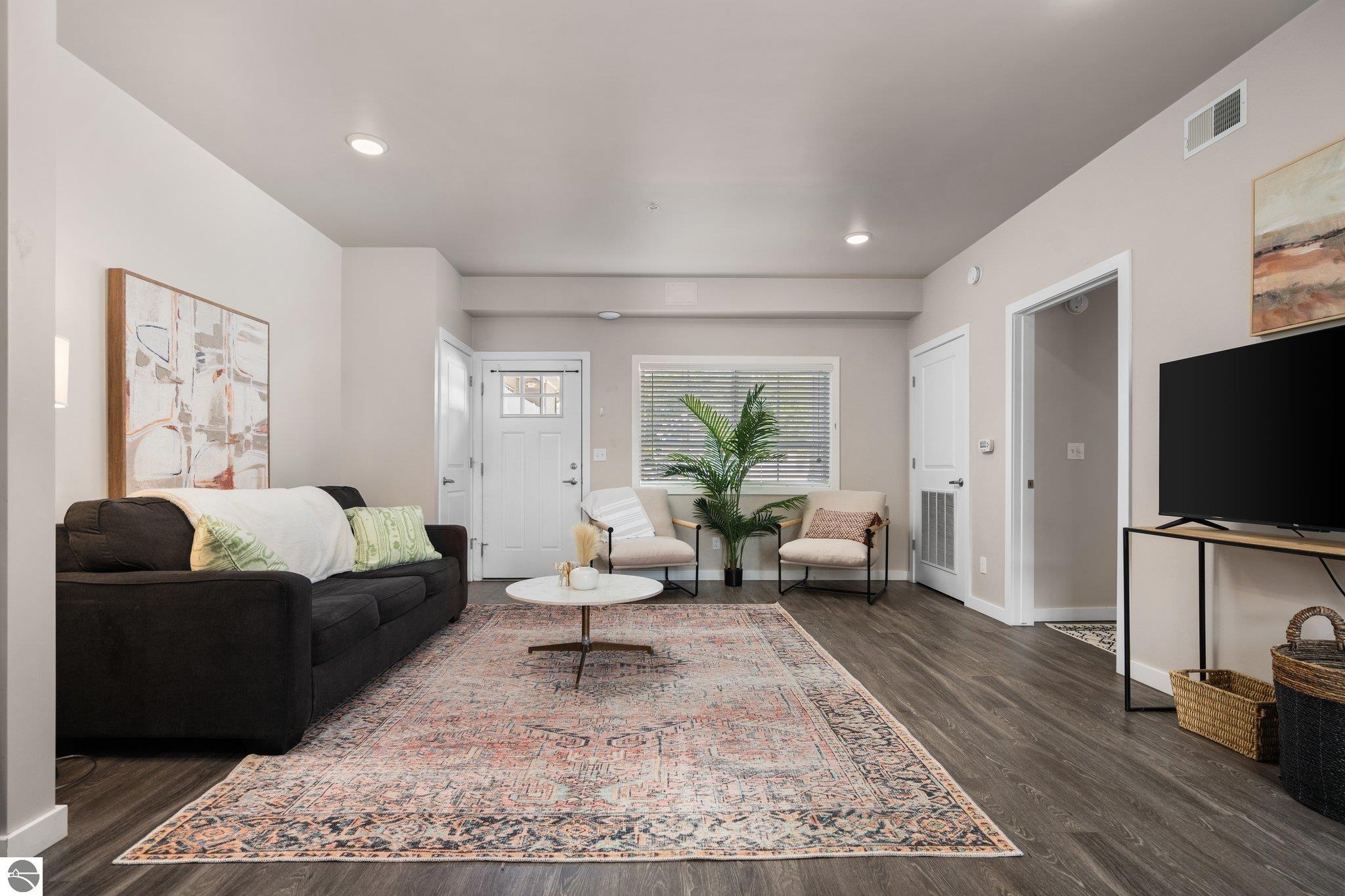 619 E Eighth Street # 1