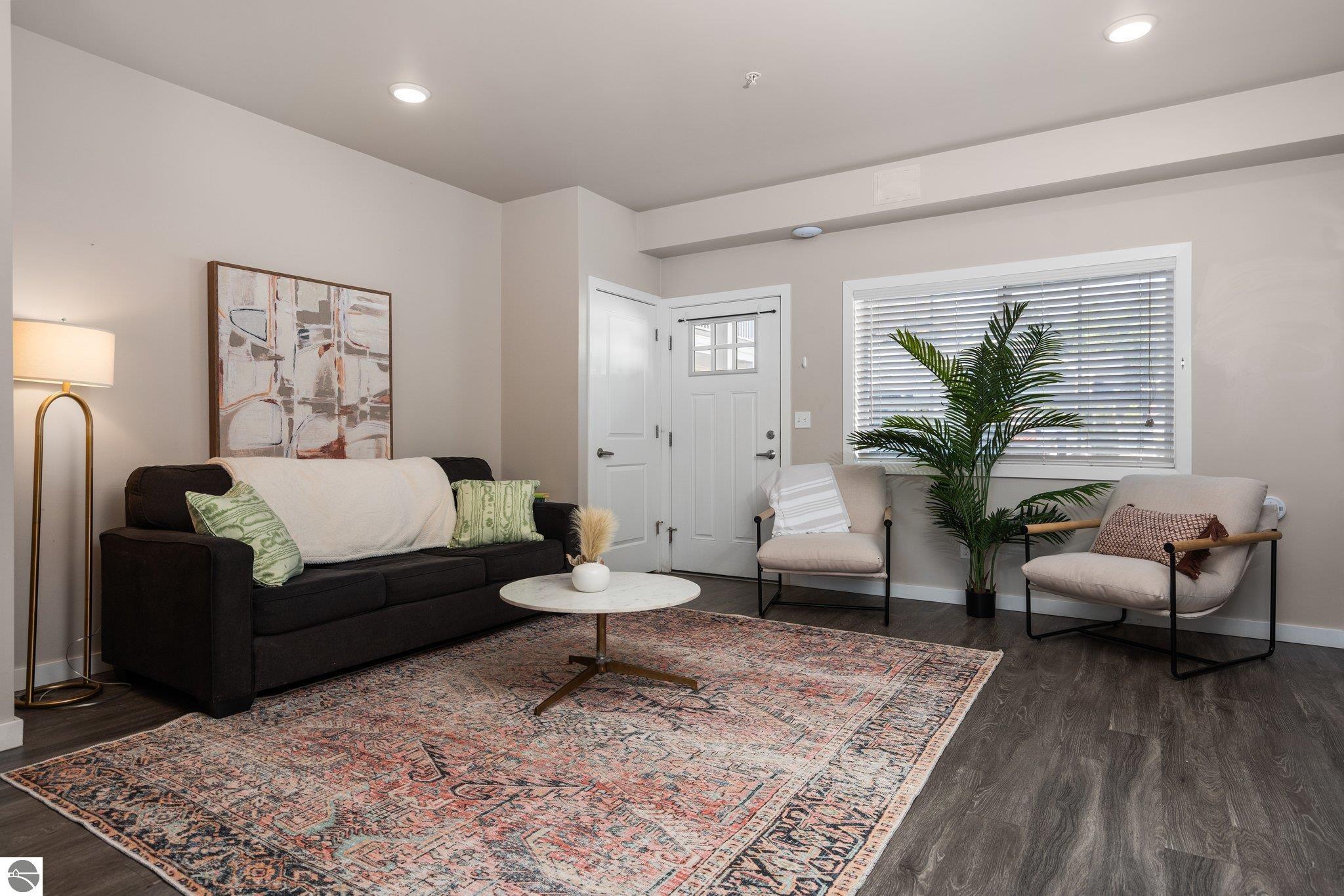 619 E Eighth Street # 1
