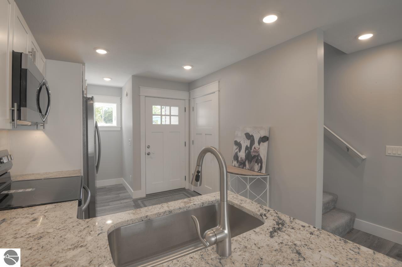1145 E Eighth Street # 10