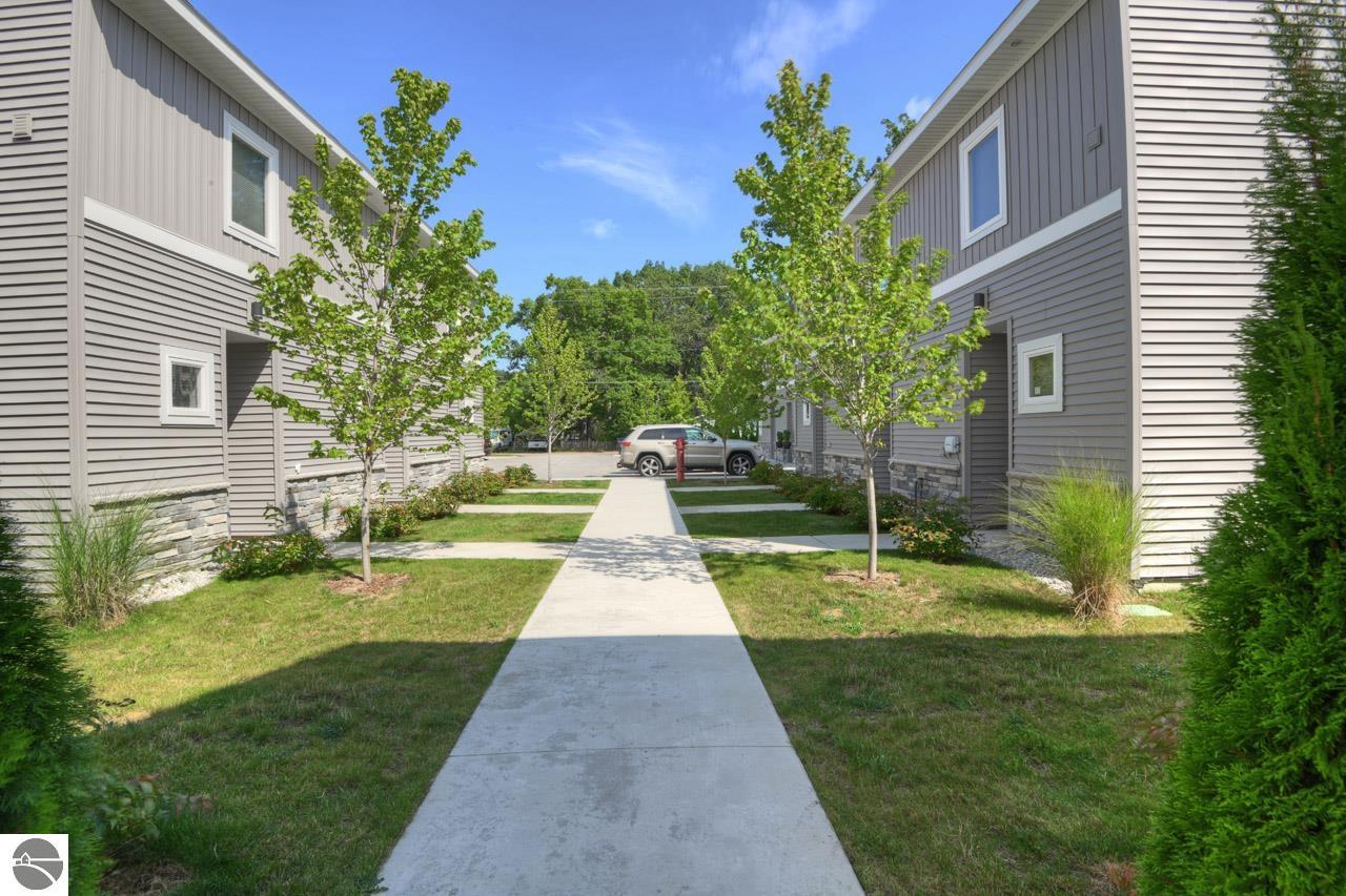 1145 E Eighth Street # 10