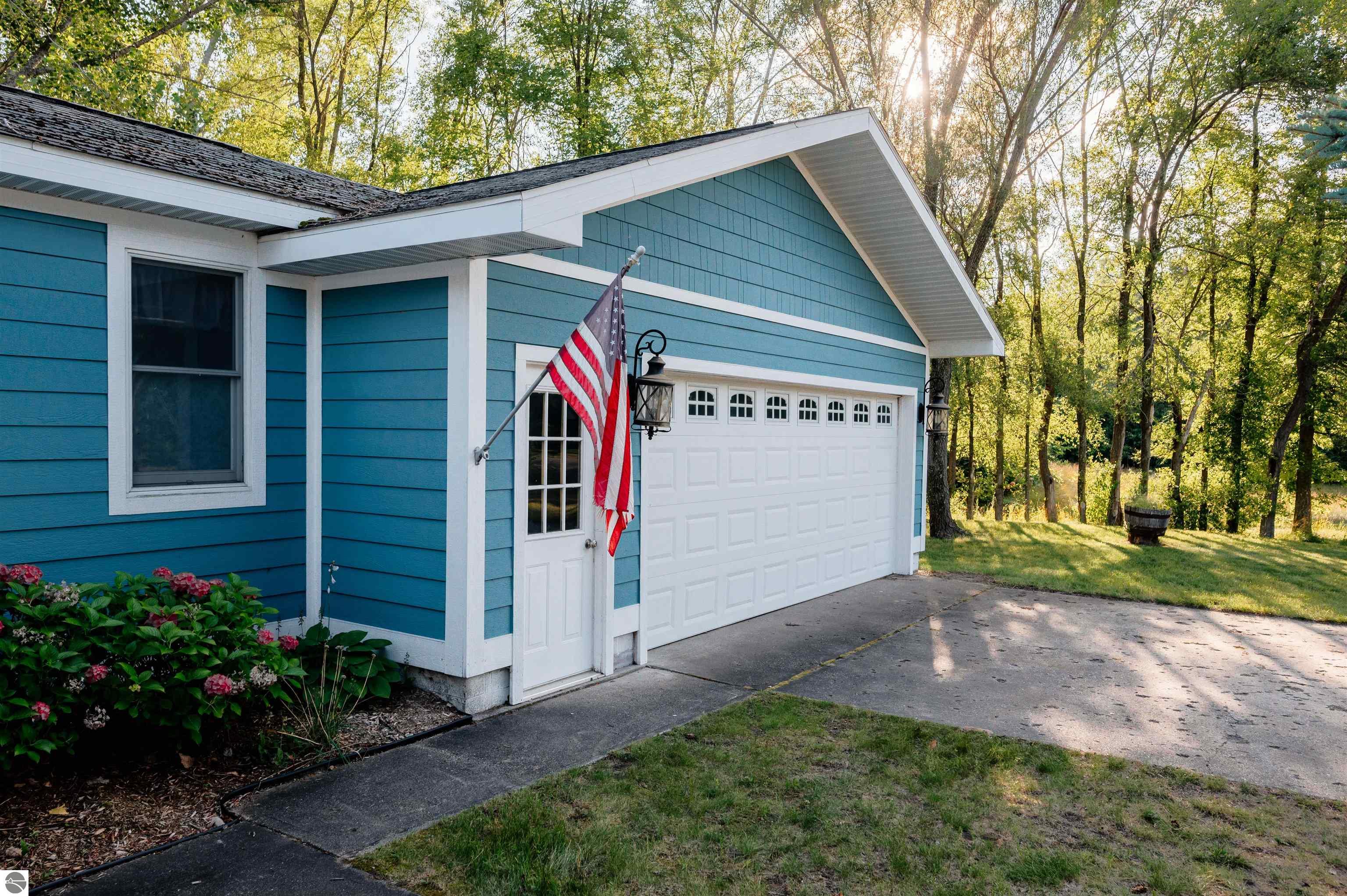 5744 E Duck Lake Road