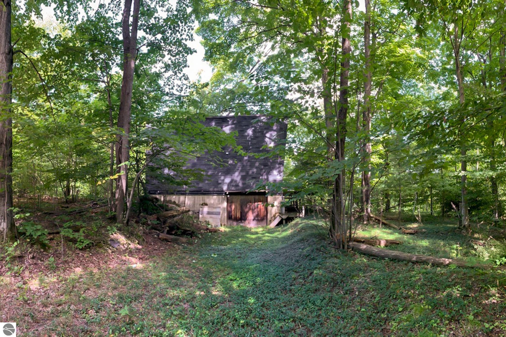 1639 W Burdickville Road