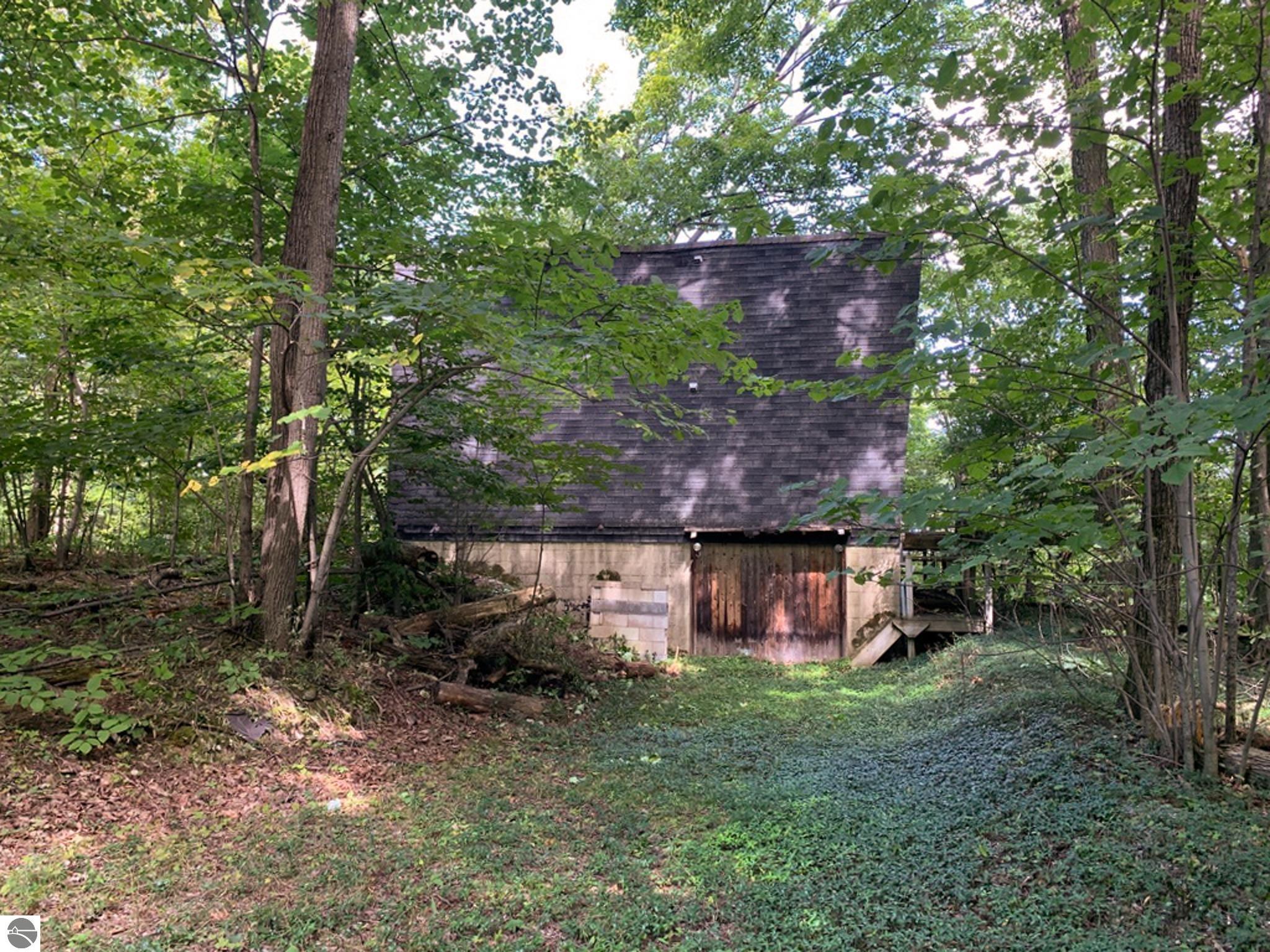 1639 W Burdickville Road