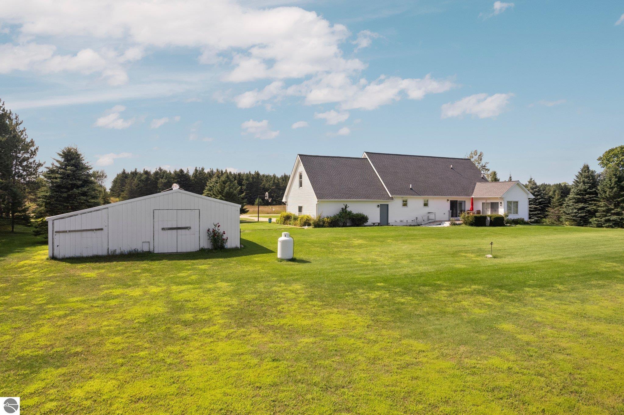 1209 SE Saunders Road
