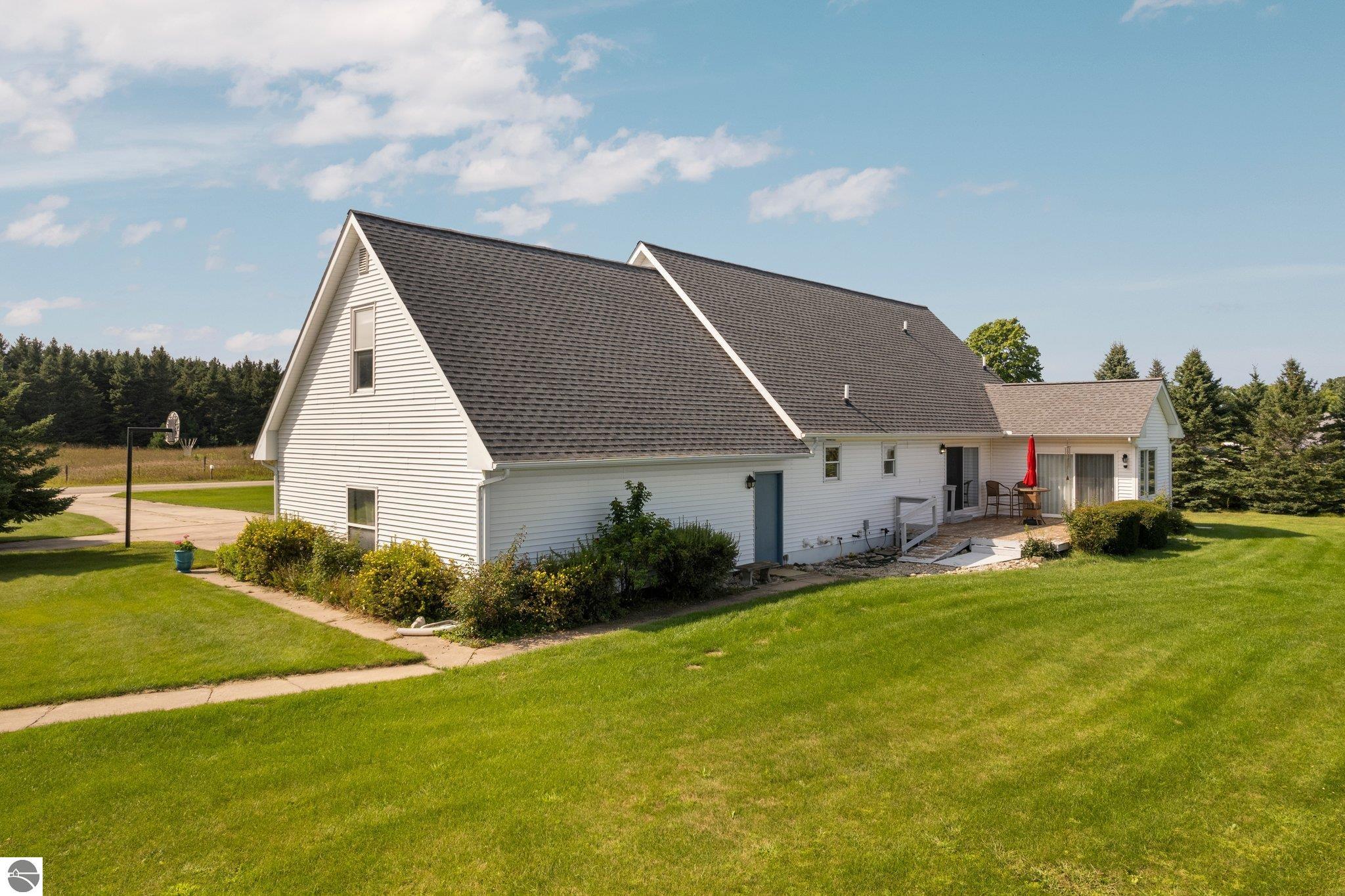 1209 SE Saunders Road