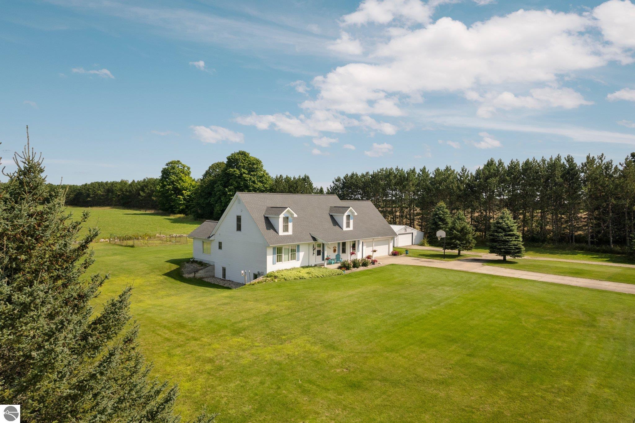 1209 SE Saunders Road