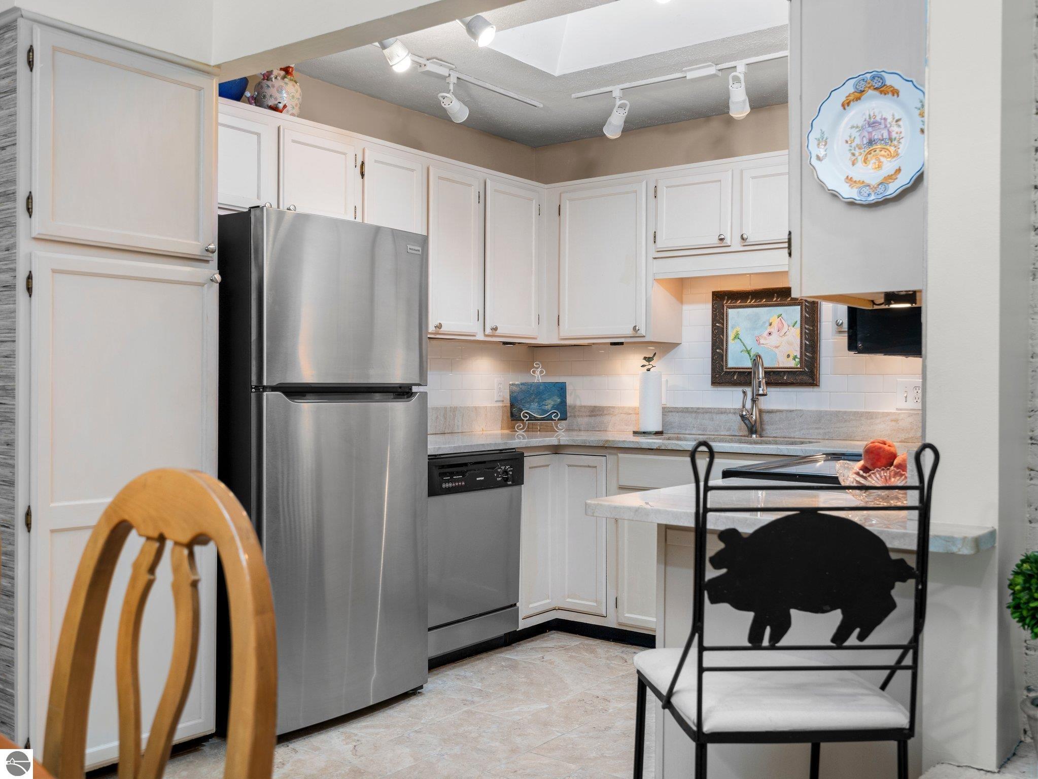 2155 Hammond Place Center