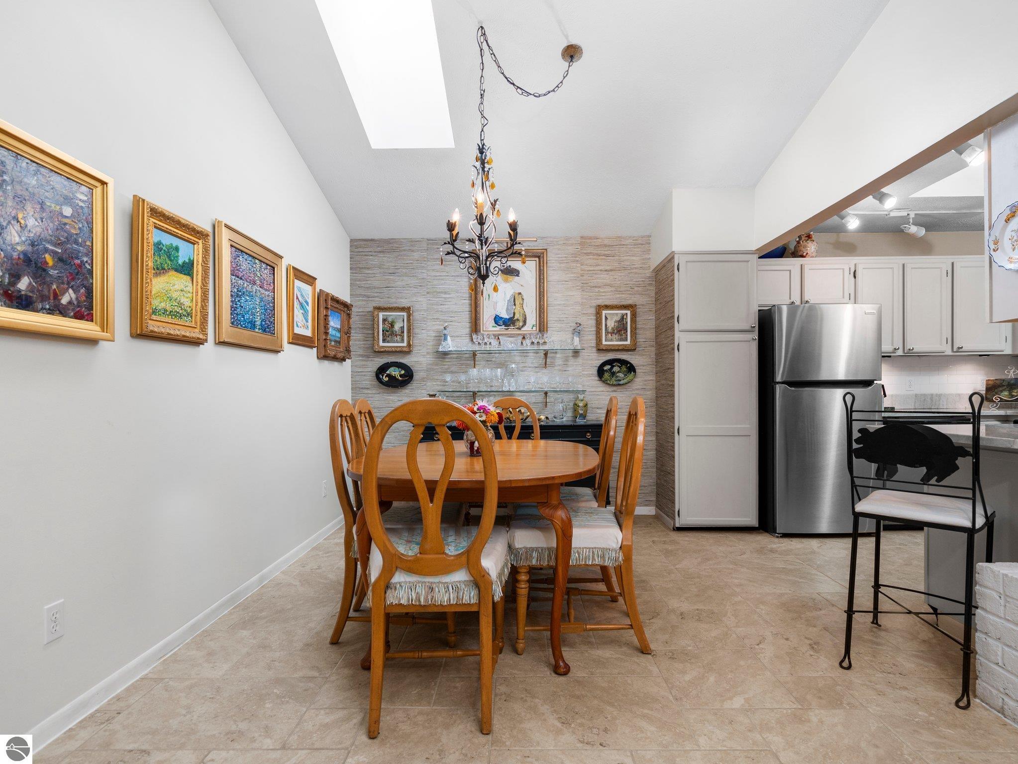 2155 Hammond Place Center