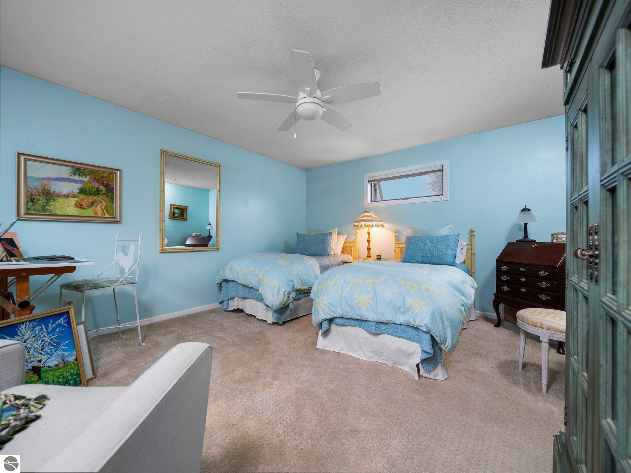 2155 Hammond Place Center