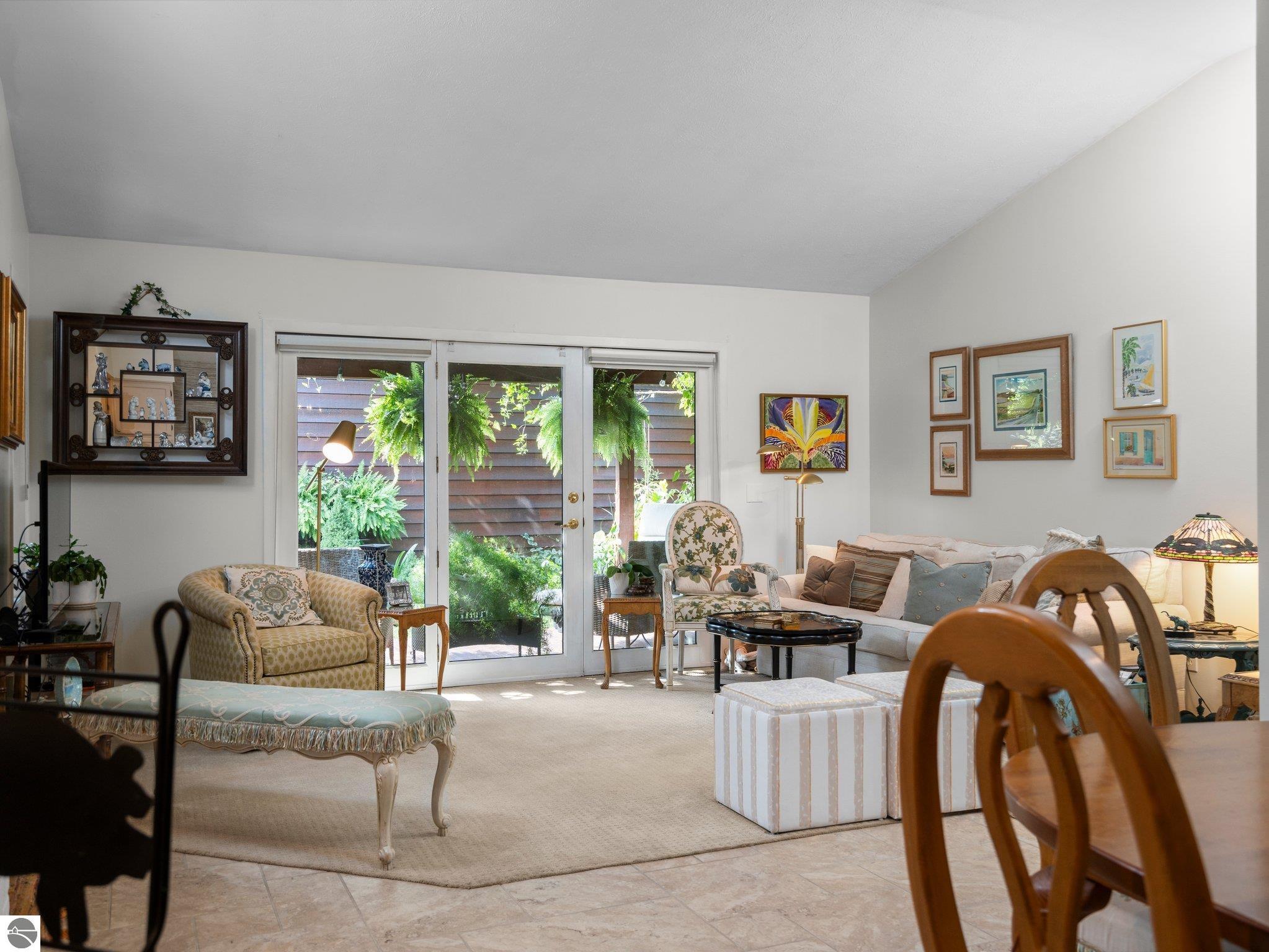 2155 Hammond Place Center