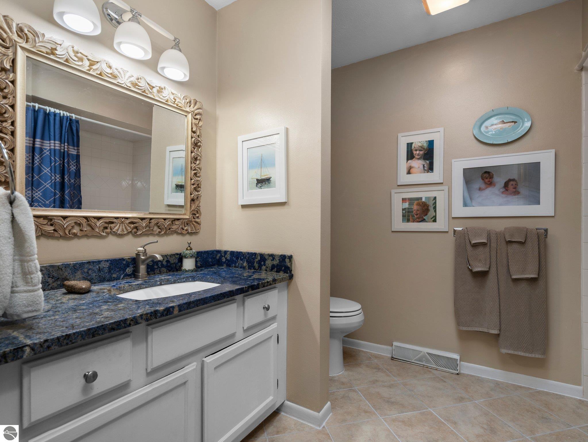 2155 Hammond Place Center