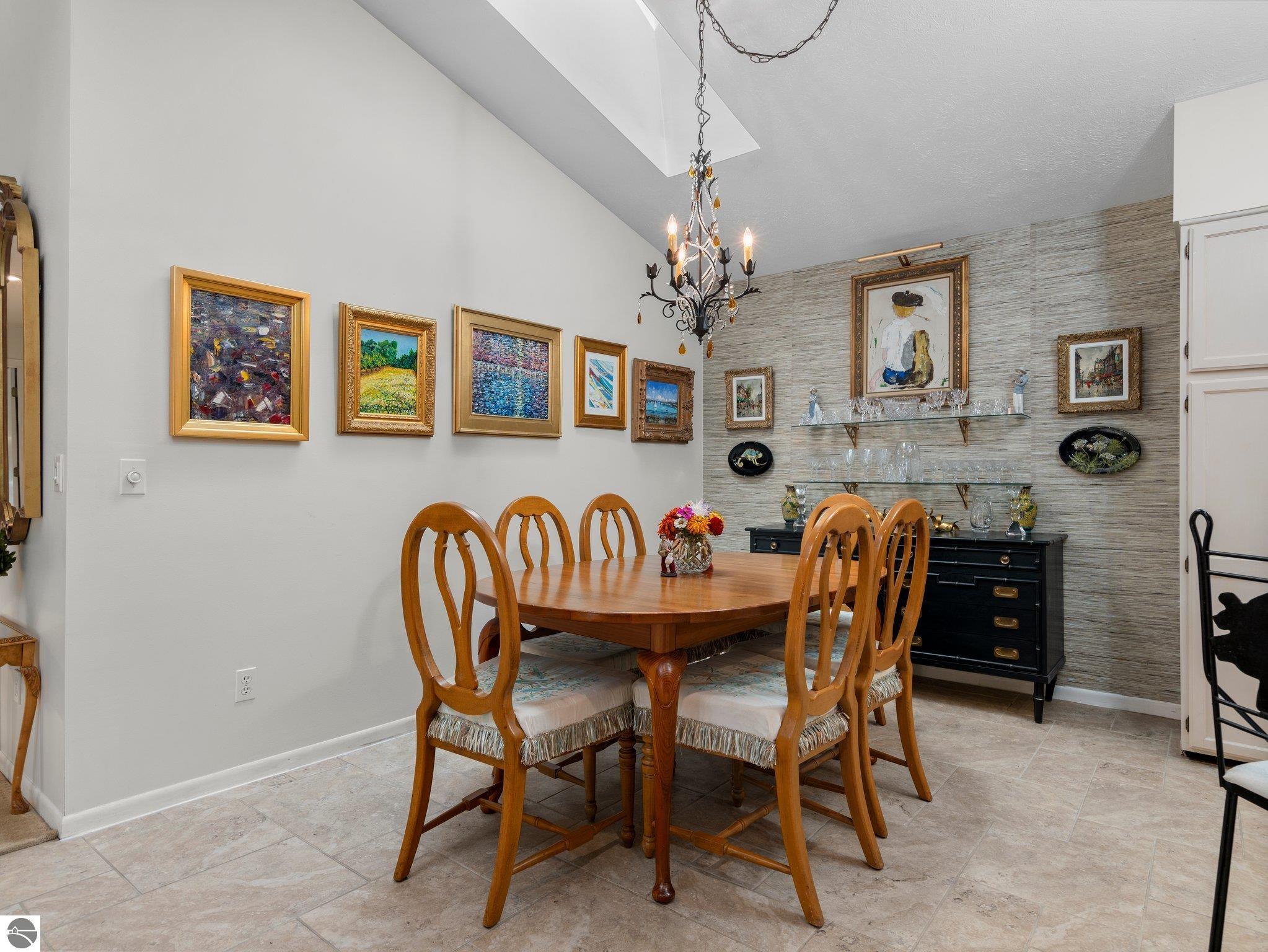 2155 Hammond Place Center
