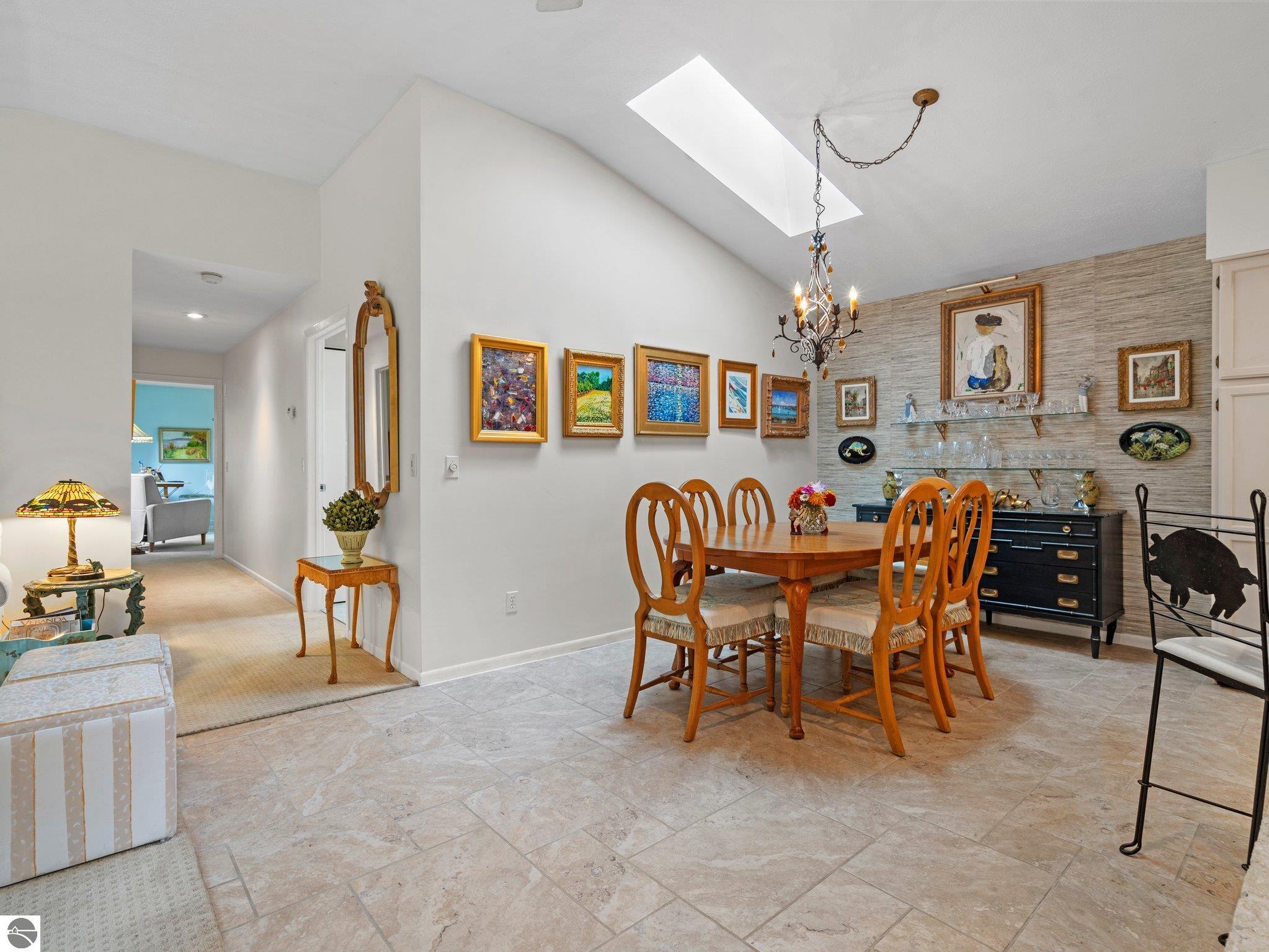 2155 Hammond Place Center