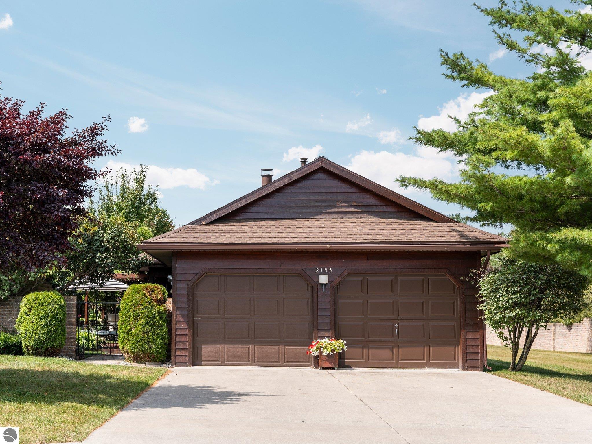 2155 Hammond Place Center