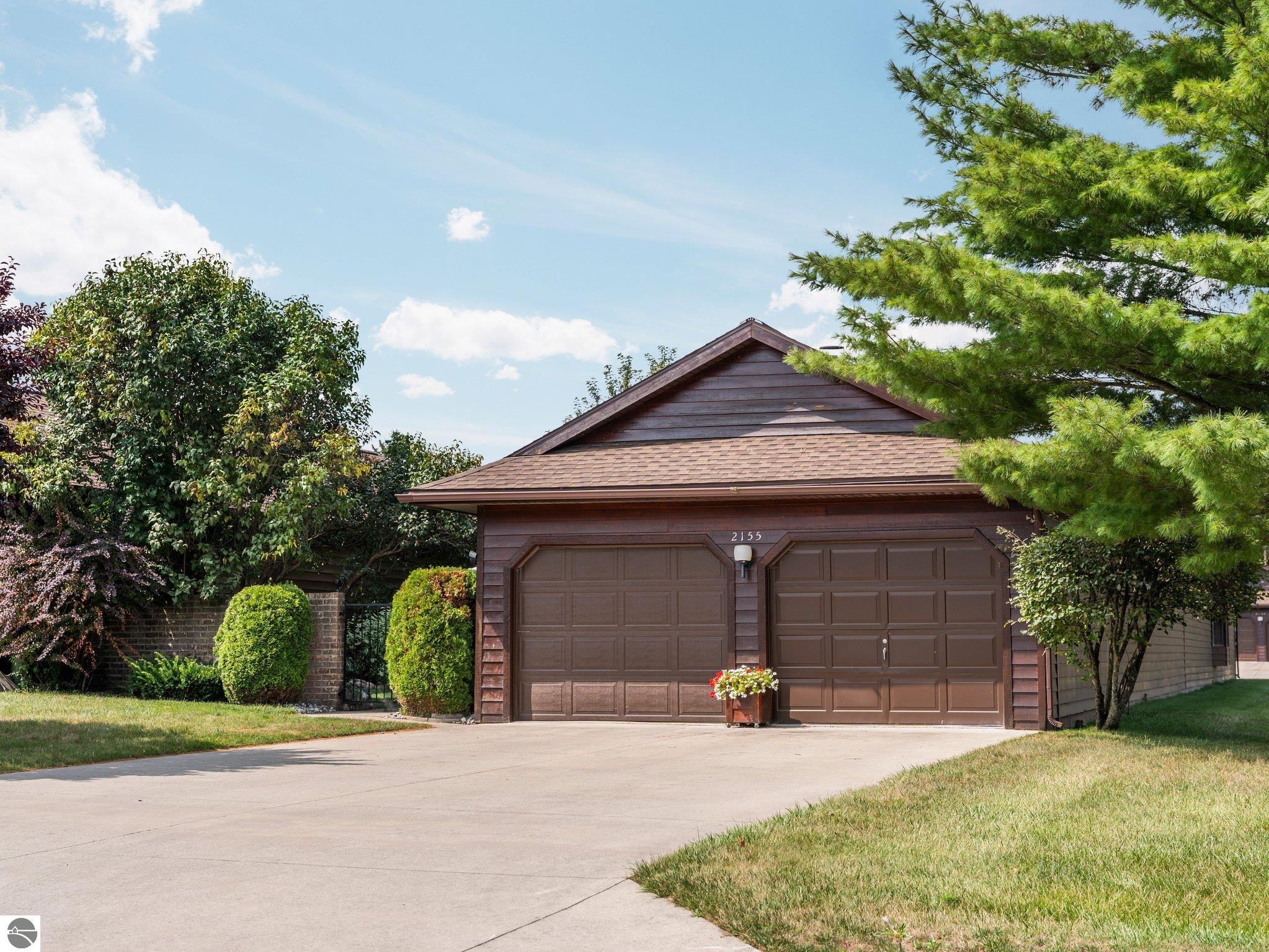 2155 Hammond Place Center