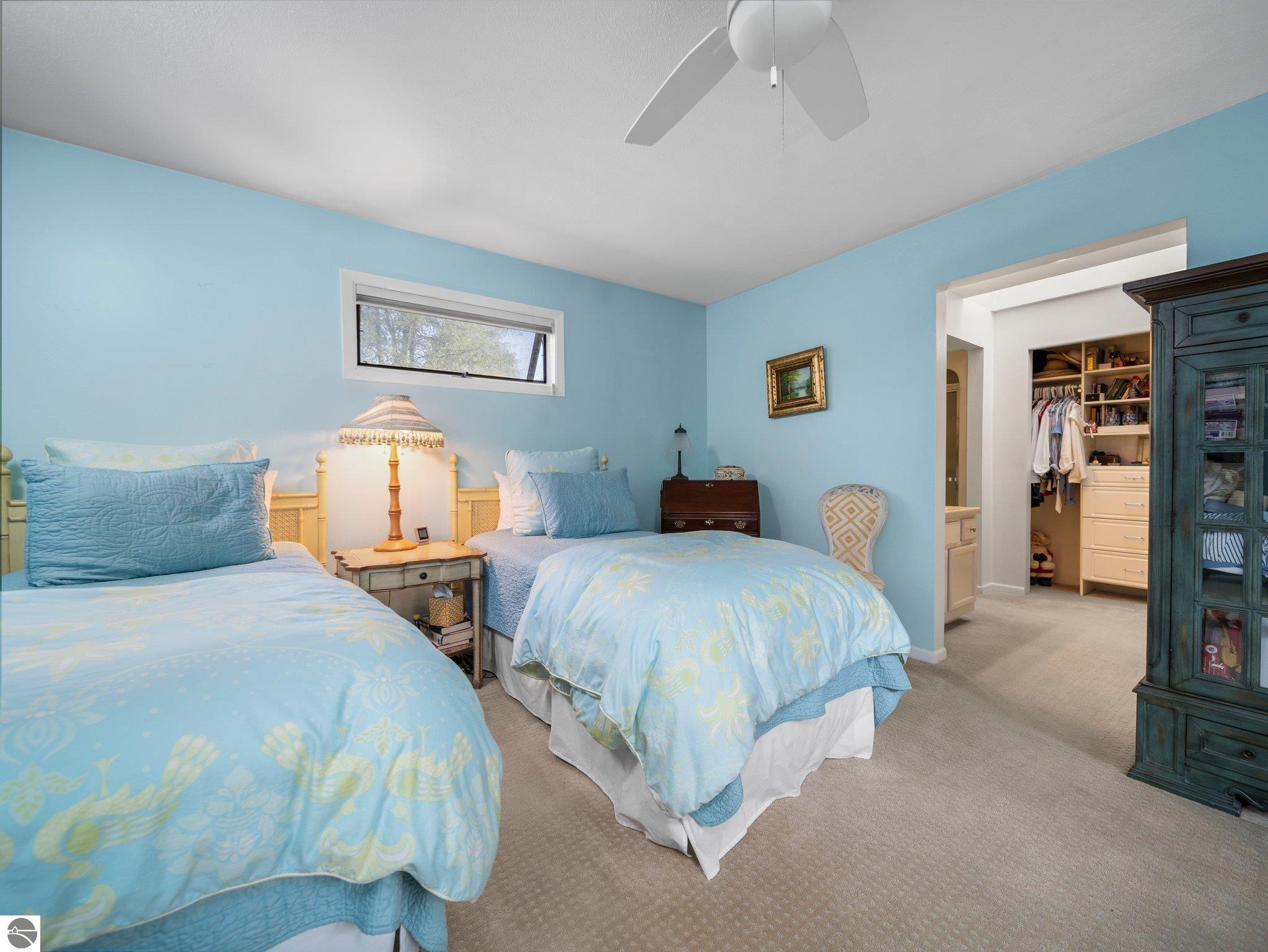 2155 Hammond Place Center